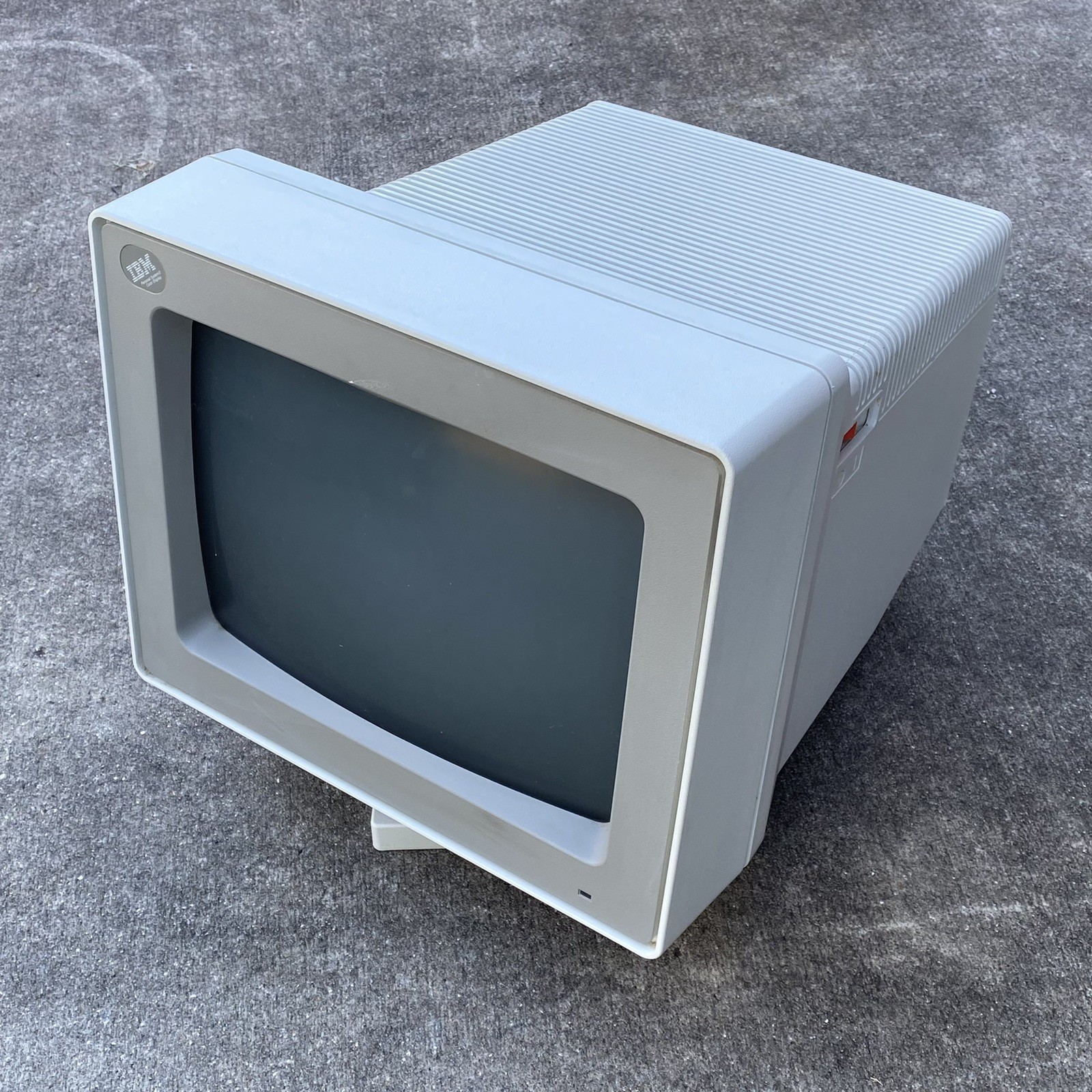 IBM 8513 Vintage CRT Computer Monitor 8513001 - READ