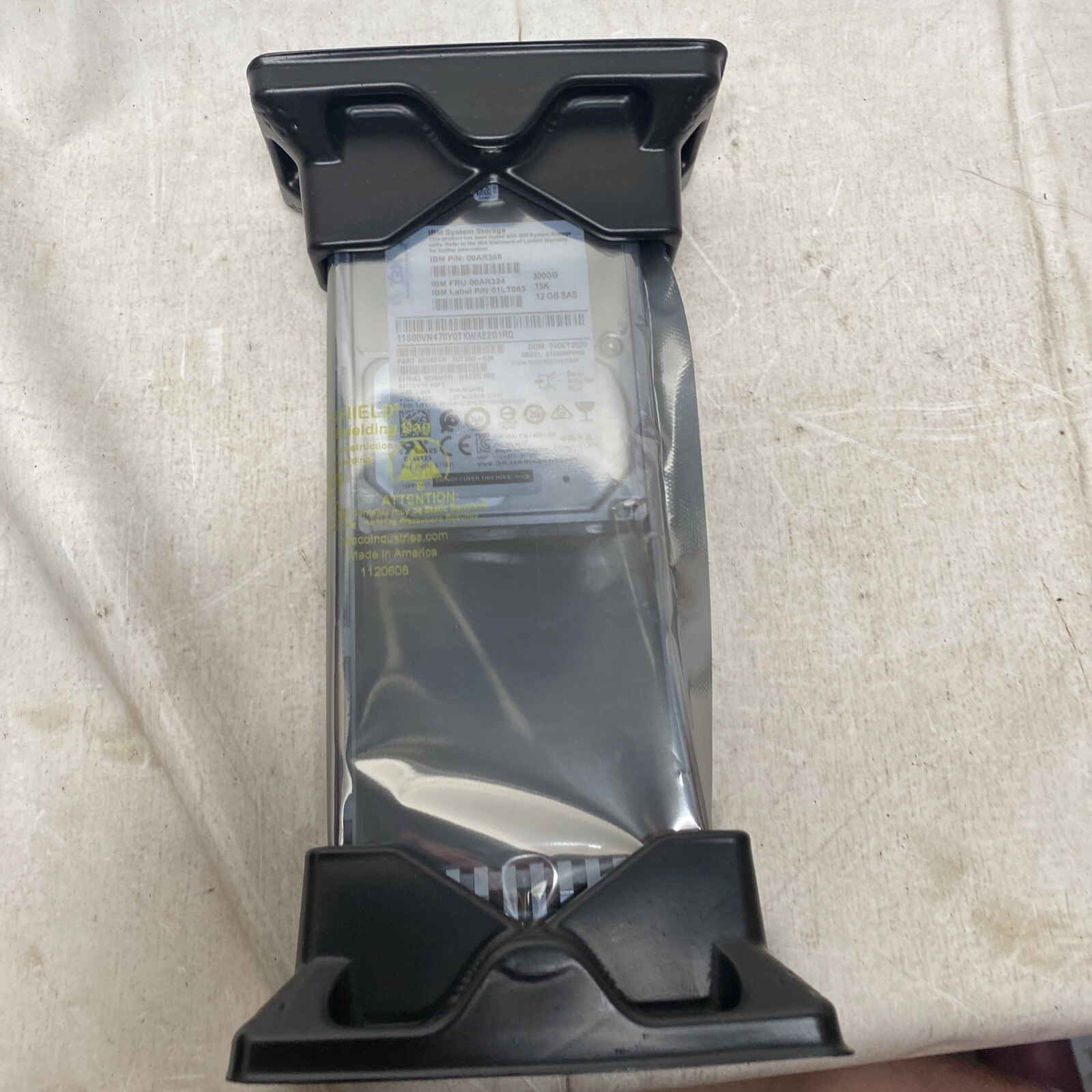 IBM 00AR388 00AR324 Gen2 300GB 15K HDD 1UT200-039