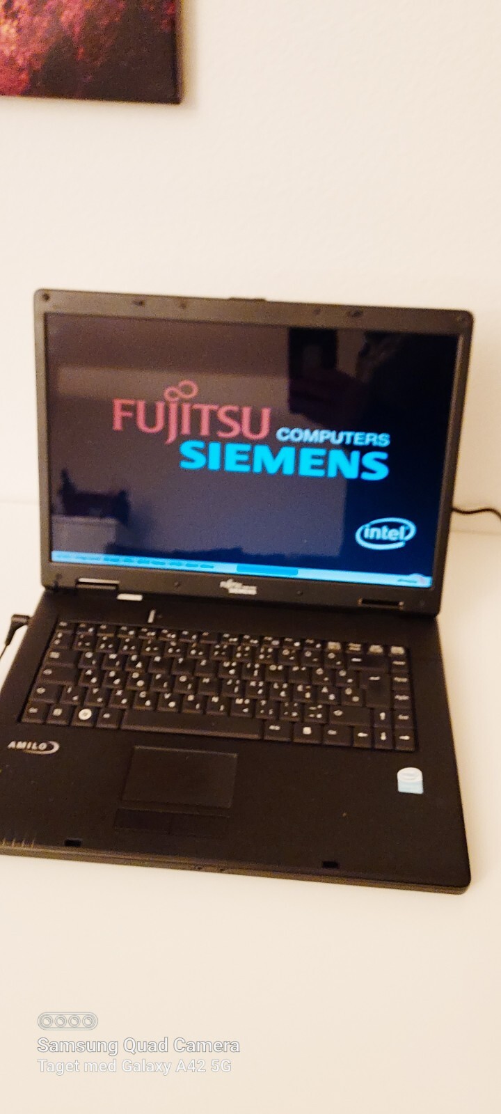Fujitsu Siemens Amilo LI 2727 Laptop