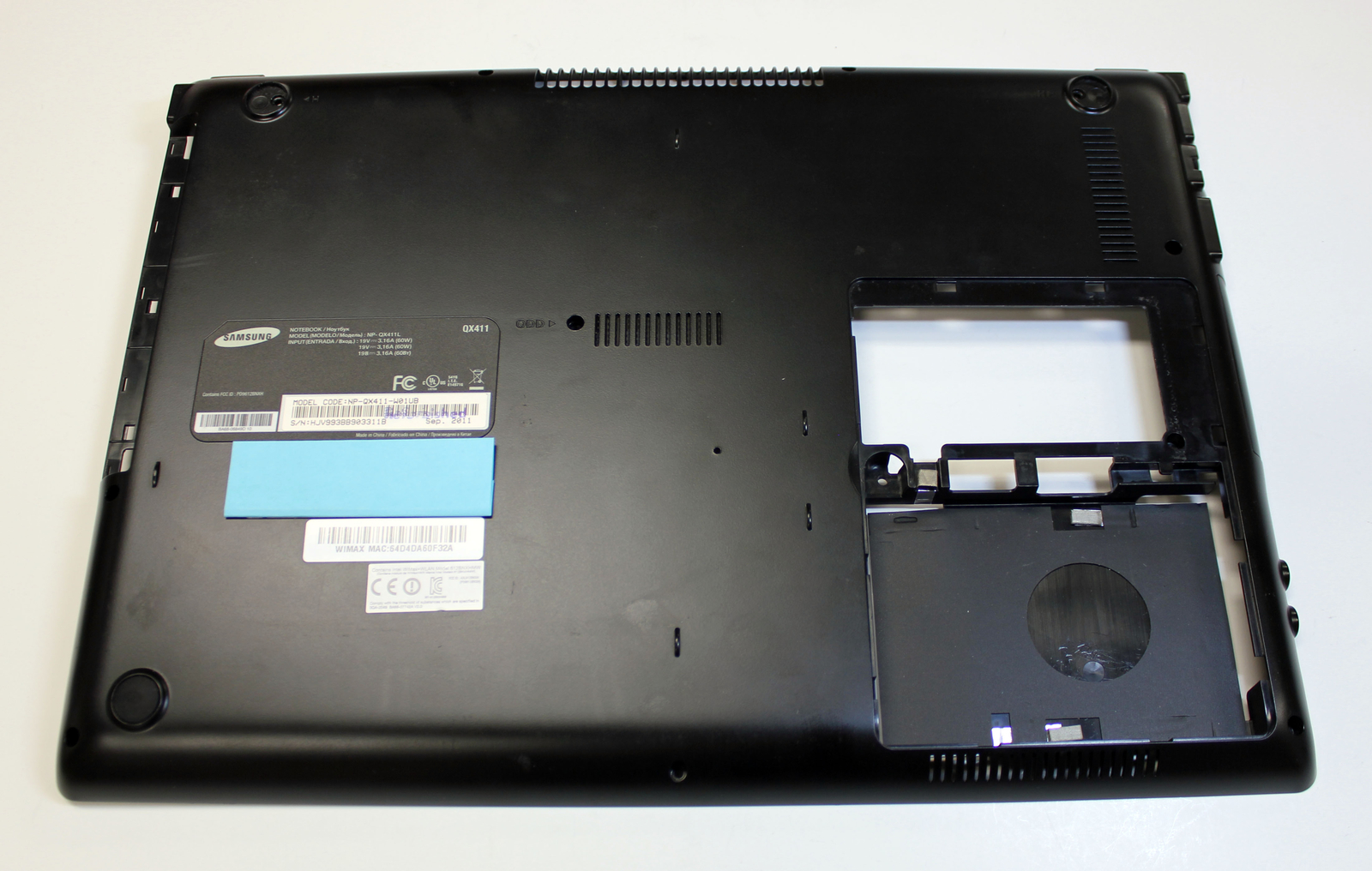 SAMSUNG NP-QX411-W01UB Genuine Laptop Bottom BA75-02664B Base Case