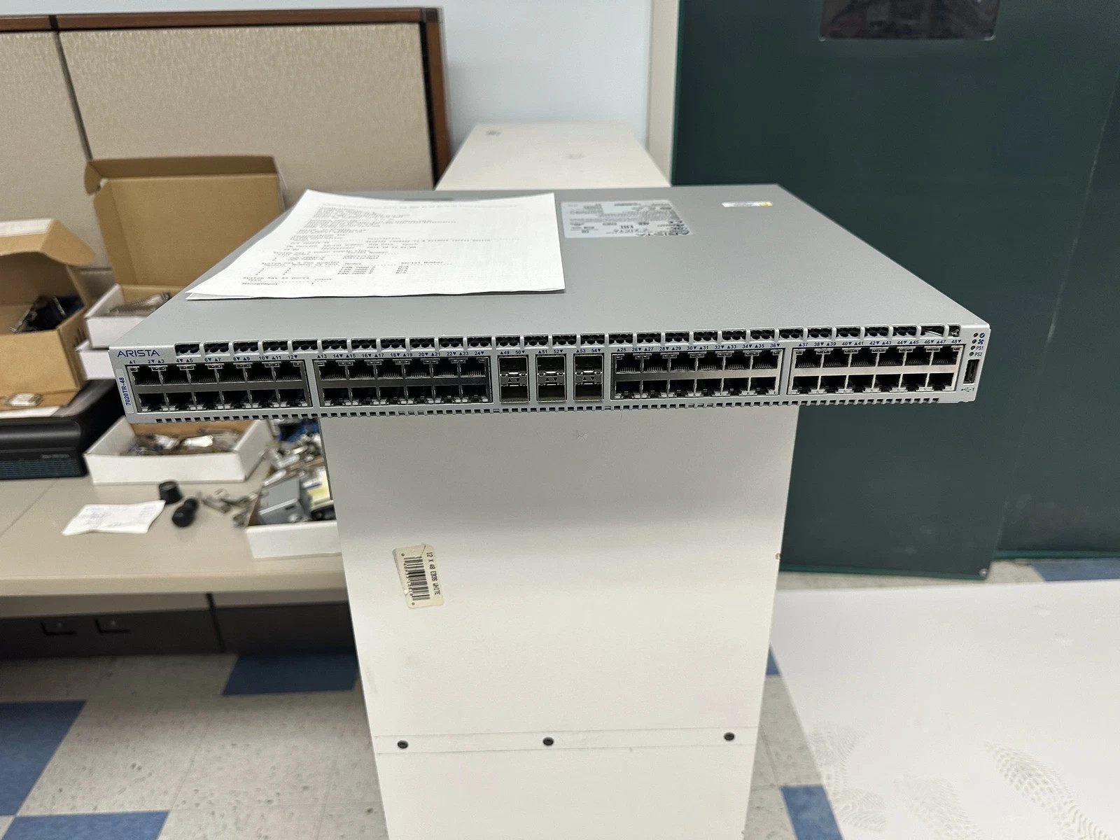 Arista DCS-7020TR-48 7020R Series 48-Ports 100/1000BASE-T Data Center Switch