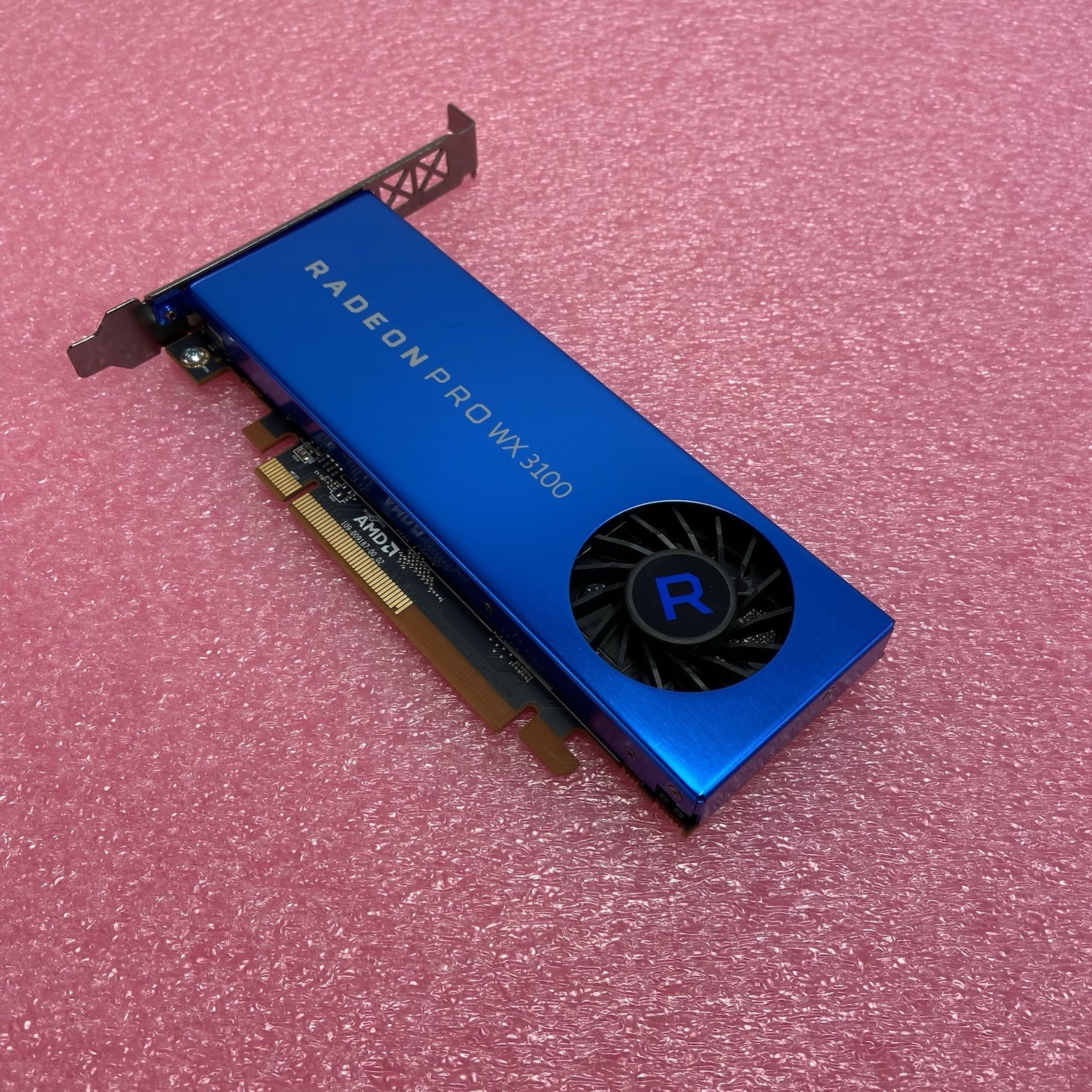 Radeon Pro WX 3100 PCIe x16 4GB GDDR5 Full Height Graphics Card 190-D09187-00_02