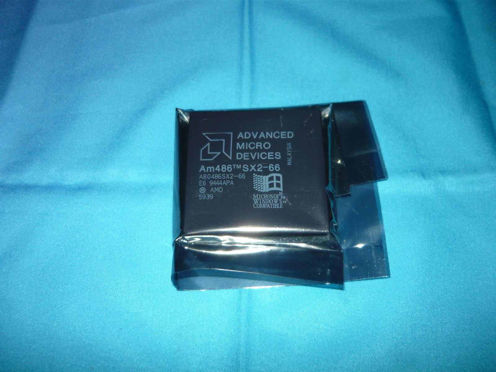 Vintage AMD Am486SX2-66 A80486SX2-66 66MHz Socket 3 CPU Used Good