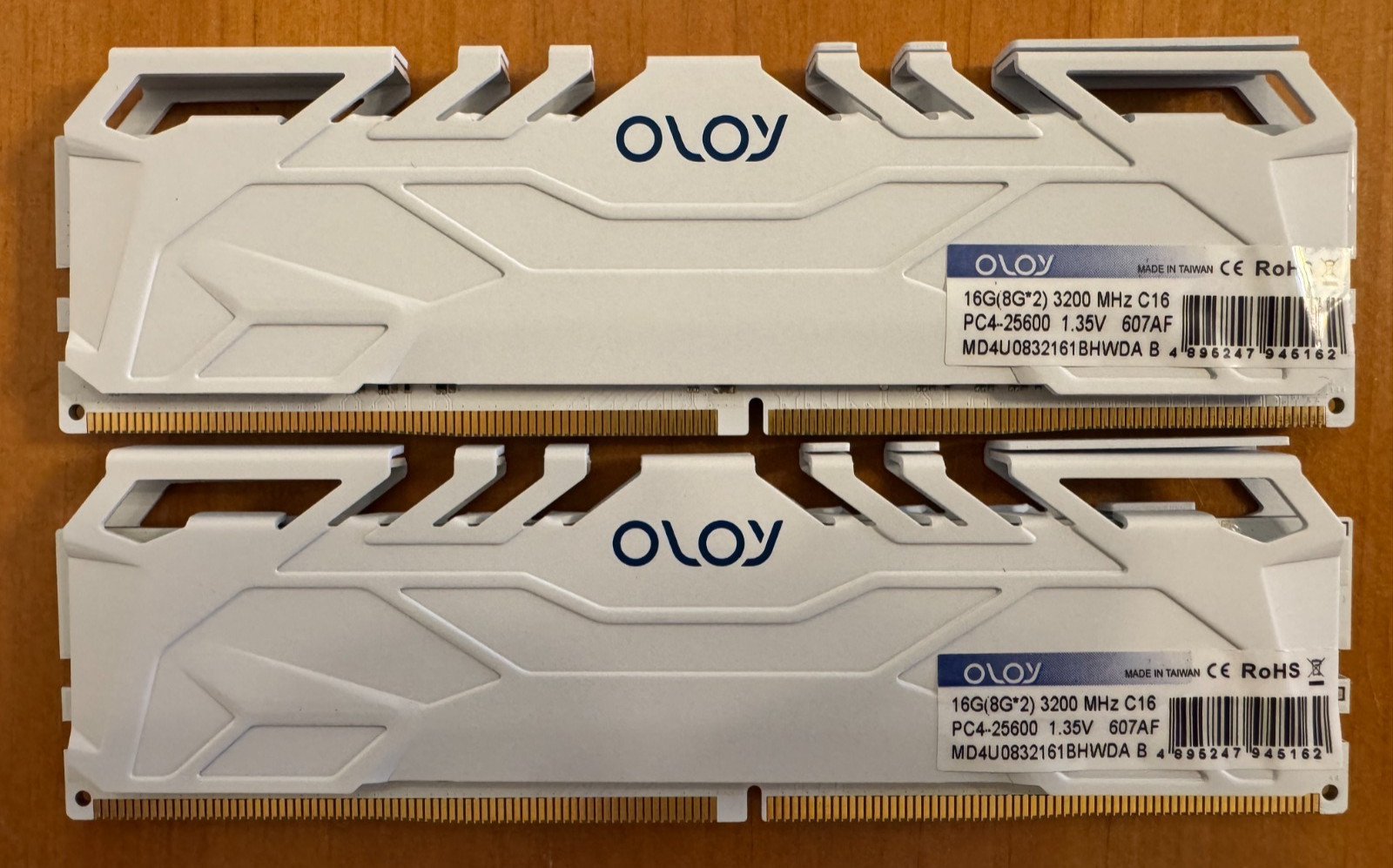 OLOY - 16GB (2 x 8GB) 288-Pin SDRAM DDR4 3200 (PC4 25600) Desktop Memory Module