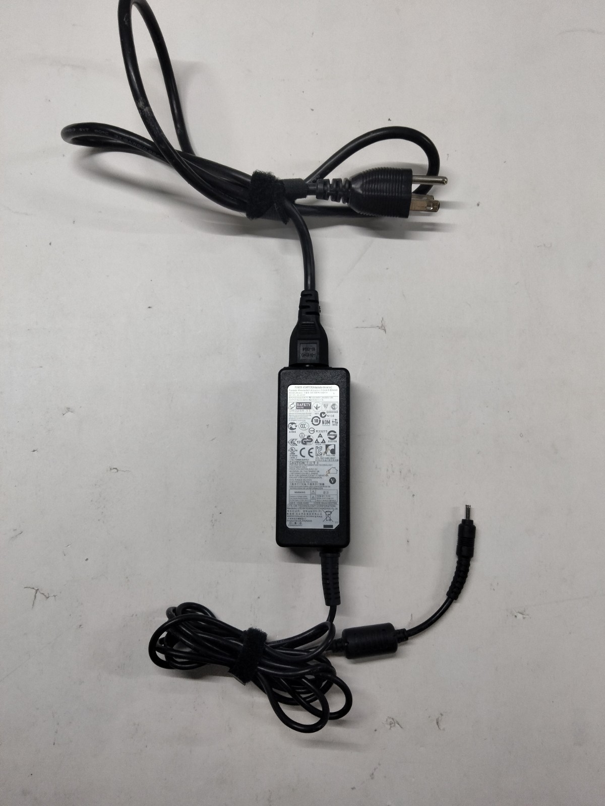 Samsung Chromebooks & Samsung ATIV Smart PCs & Tablets AC Adapter Charger
