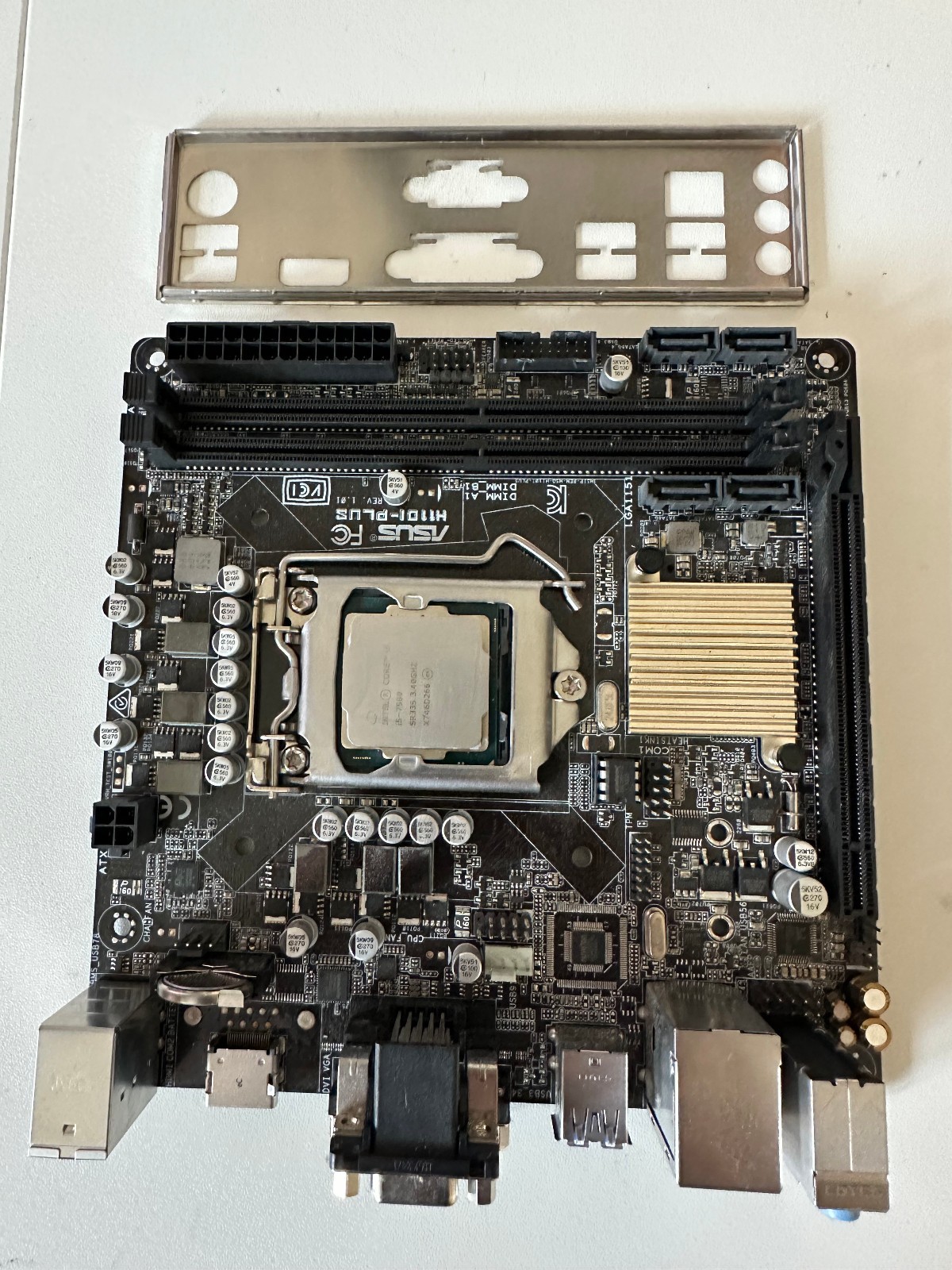 ASUS H110I Plus Mini ITX Motherboard LGA1151 DDR4 + Intel i5-7500 SR335 CPU