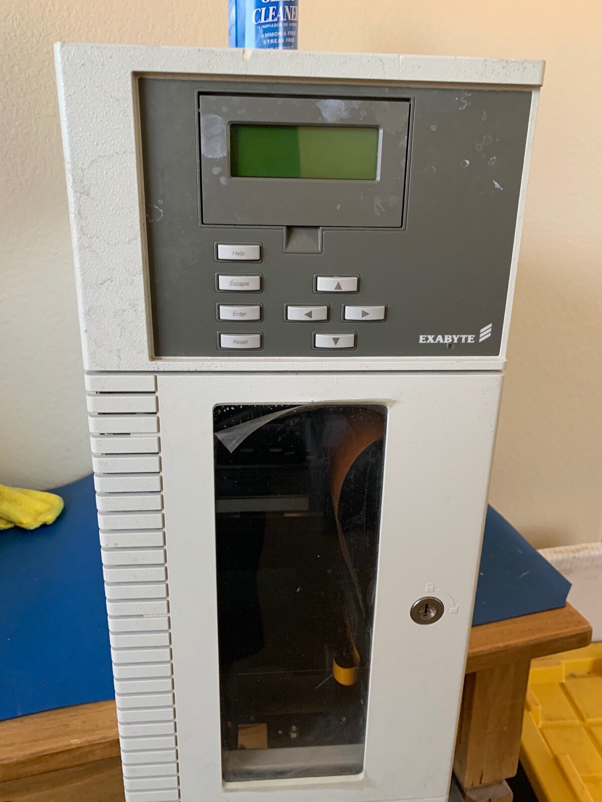 Exabyte EXB-210TK Tower, 10 slot archiver