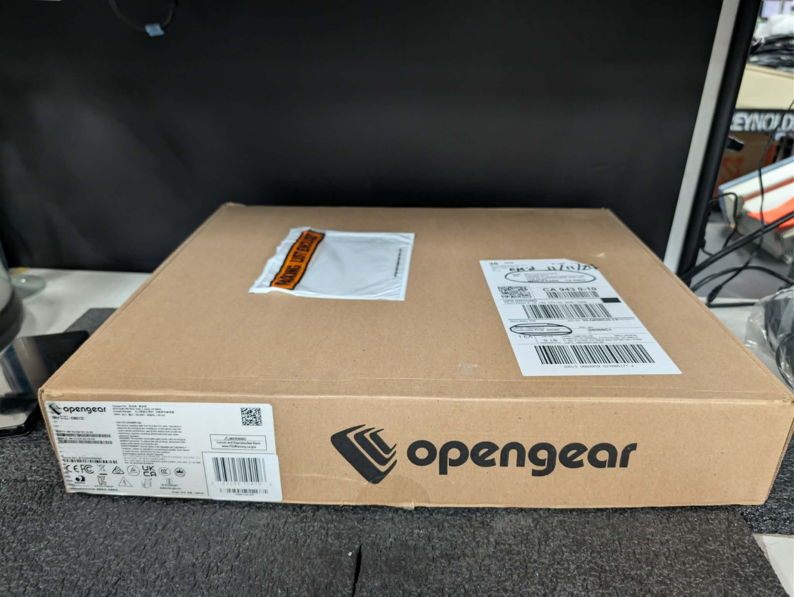 Opengear CM8100 CM8132  Console Manager 32 Serial Ports Remote Terminal Server