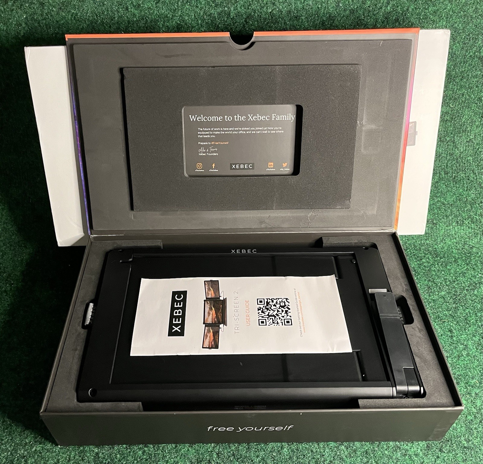 Xebec Tri-Screen 2 Portable Laptop Monitor Extension Dual 10.1" WUXGA - Open Box