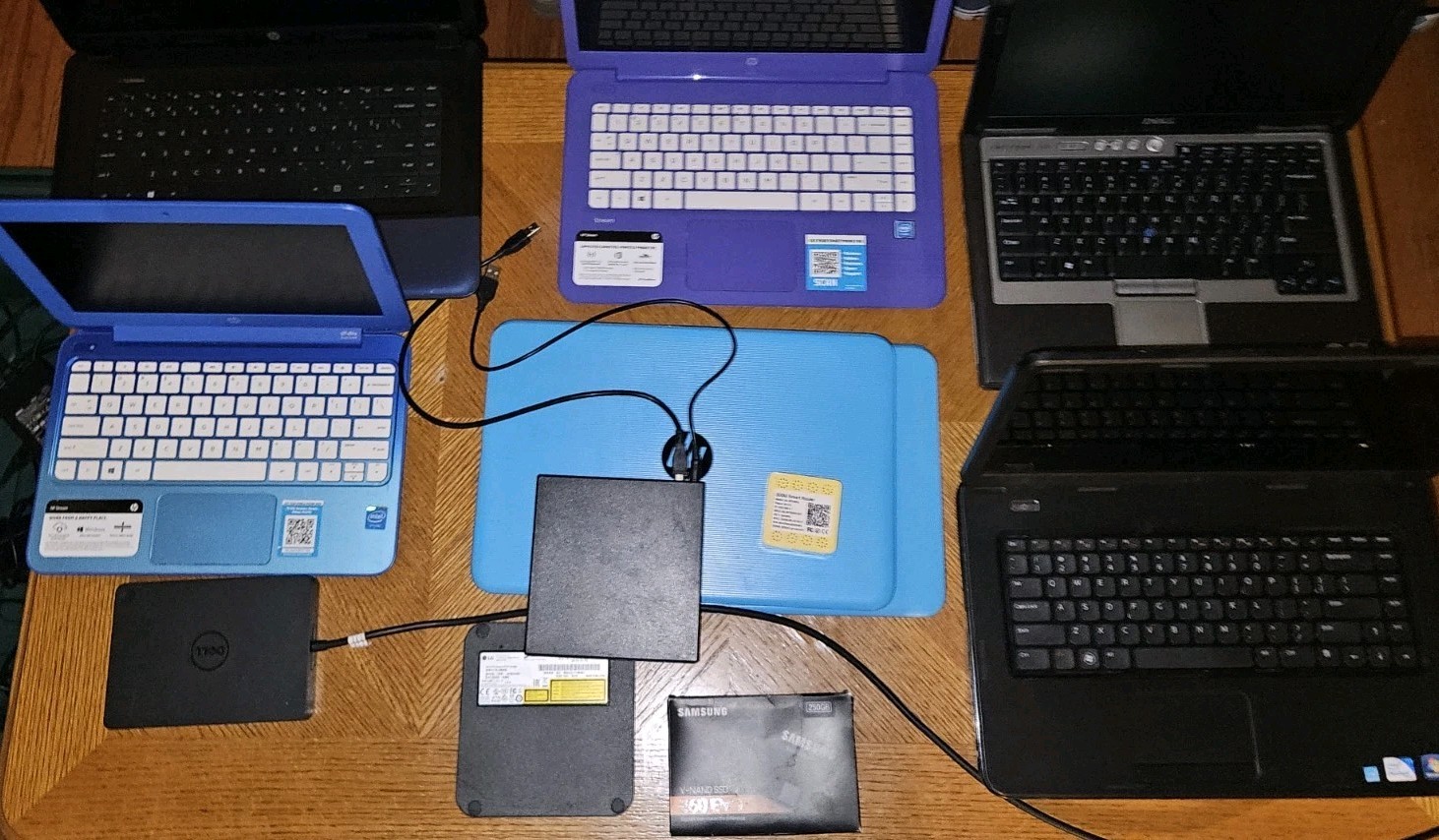 Bulk Laptops Electronics Lot Parts Repair Scrap HP Stream Slim Portable Drives