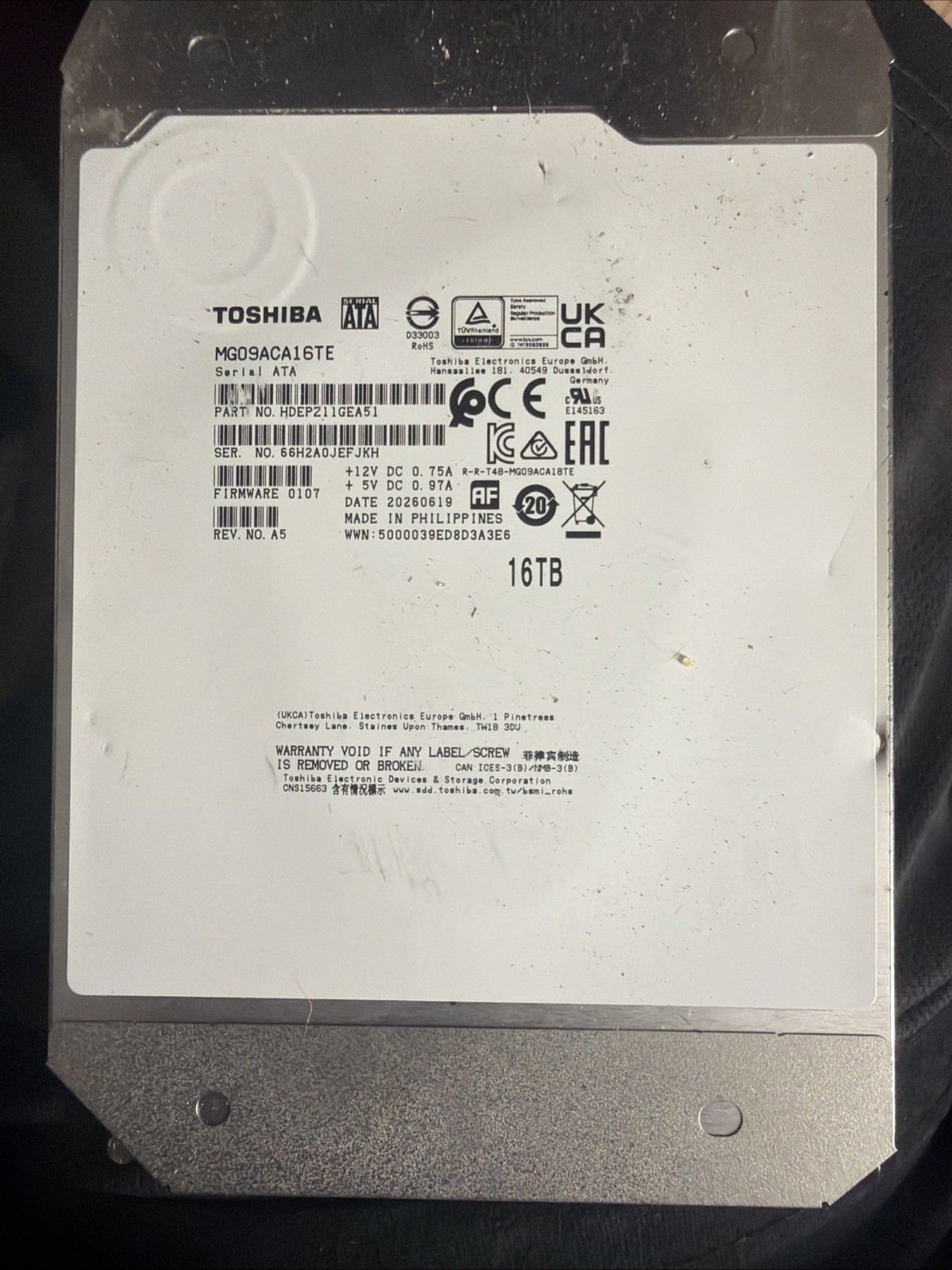 Toshiba MG09ACA16TE 16TB SATA 7200RPM 6Gb/s 3.5" 512MB Internal Hard Drive