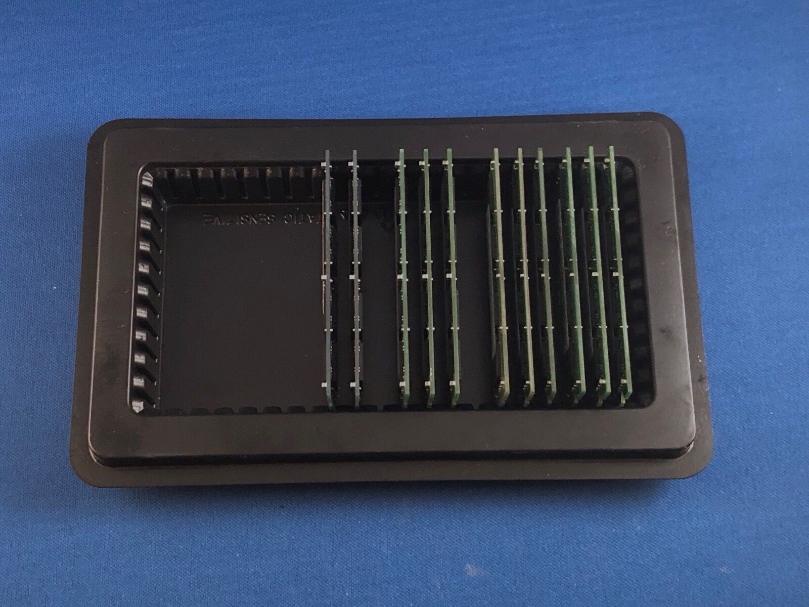 LOT qty 11 x 512MB PC2-5300S-555 2Rx16 667MHz 200pin SODIMM Samsung/Hynix/Nanya