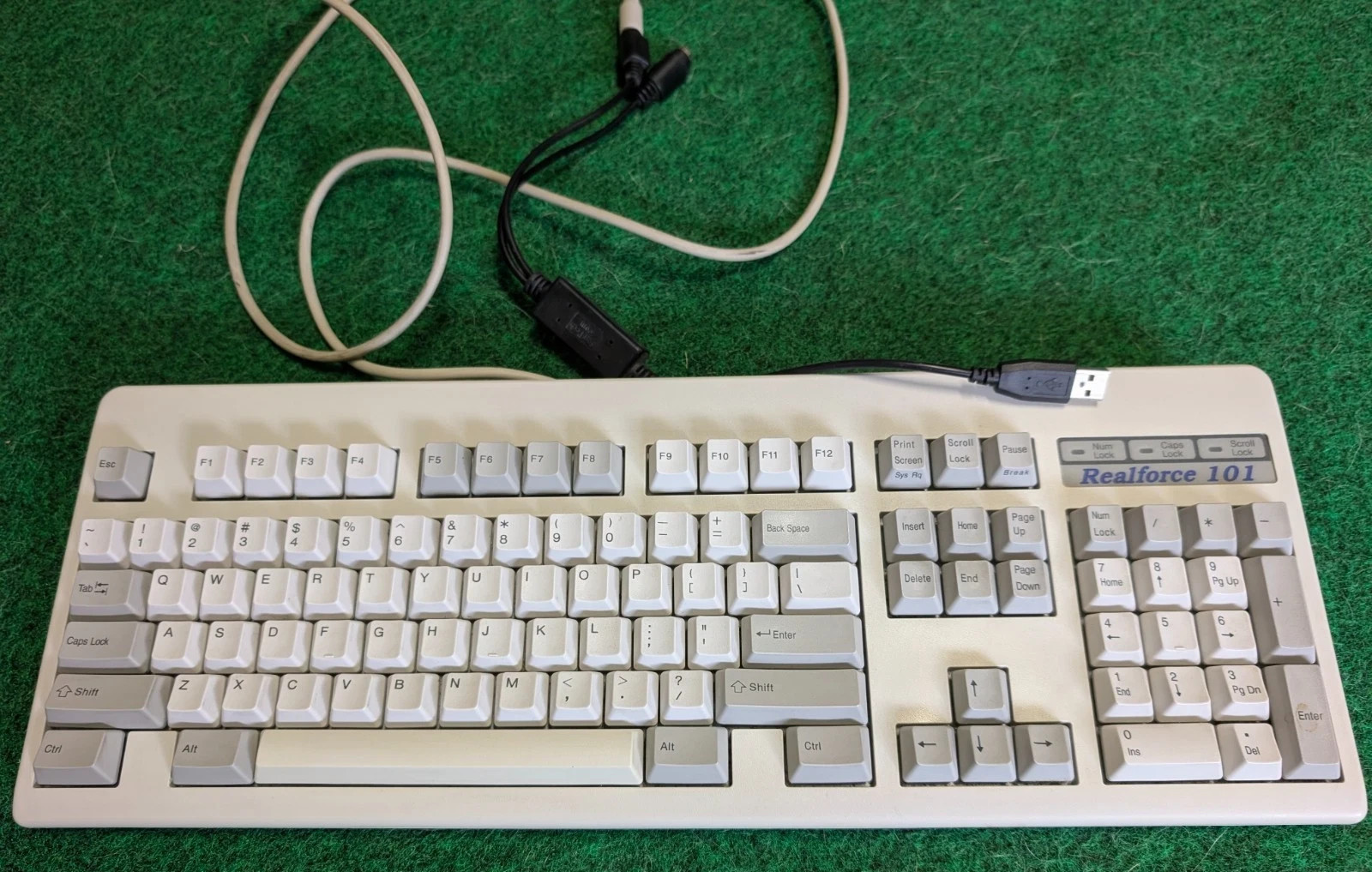 Topre Realforce 101 Keyboard with USB adapter - US Keys (Preowned) RARE ML0100