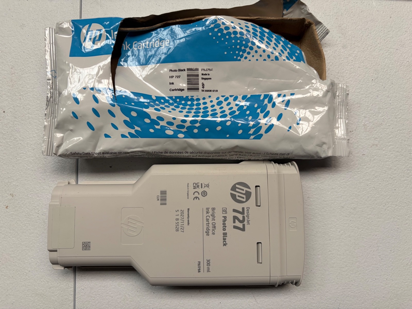 Genuine HP 727 Photo Black 300ml F9J79A DesignJet T1530 T930 T2530 2025