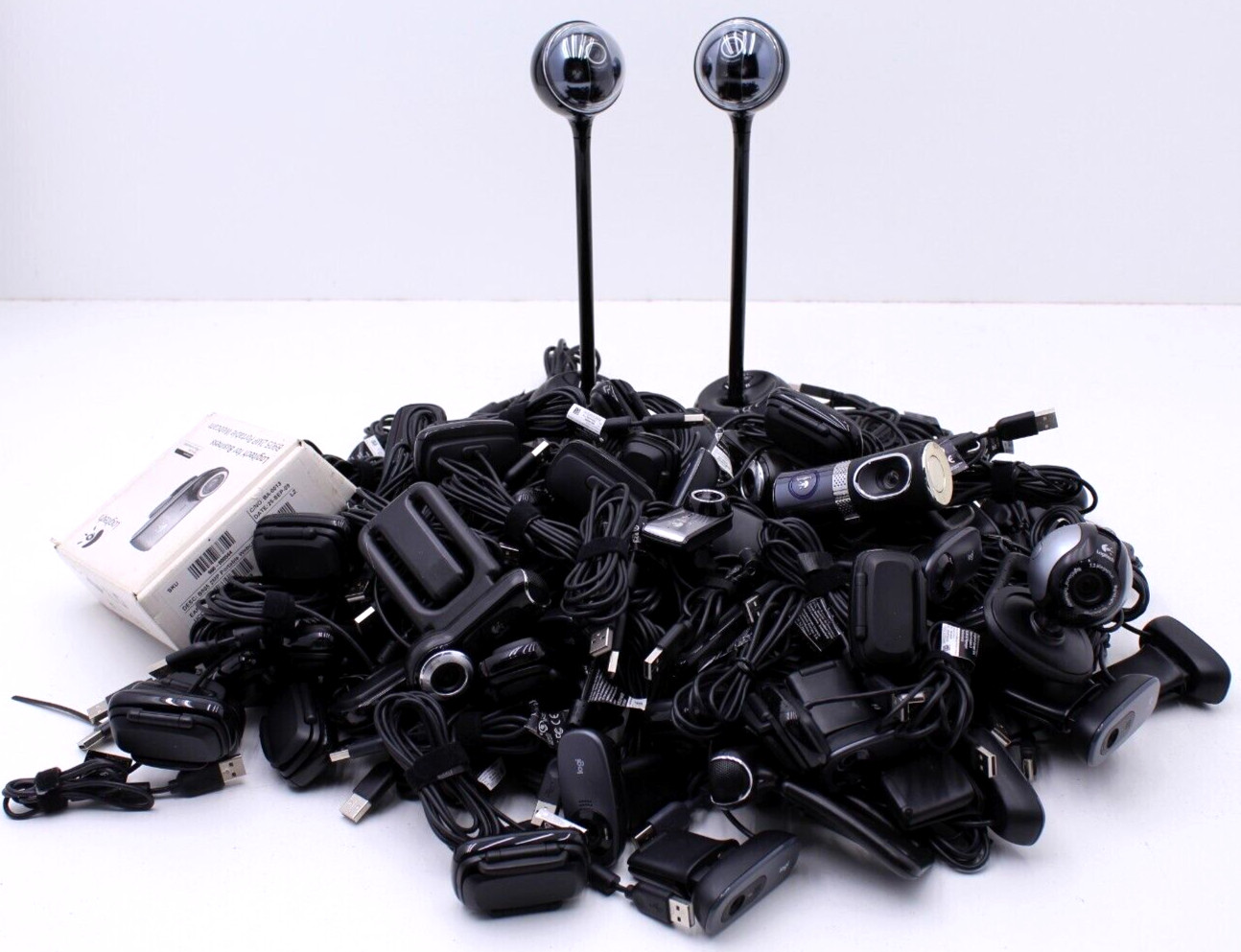 Lot of 76 Logitech V-U0009/15/18/19/23/27/CC22/BU48/B905/BH44/C510/CR45 Webcams