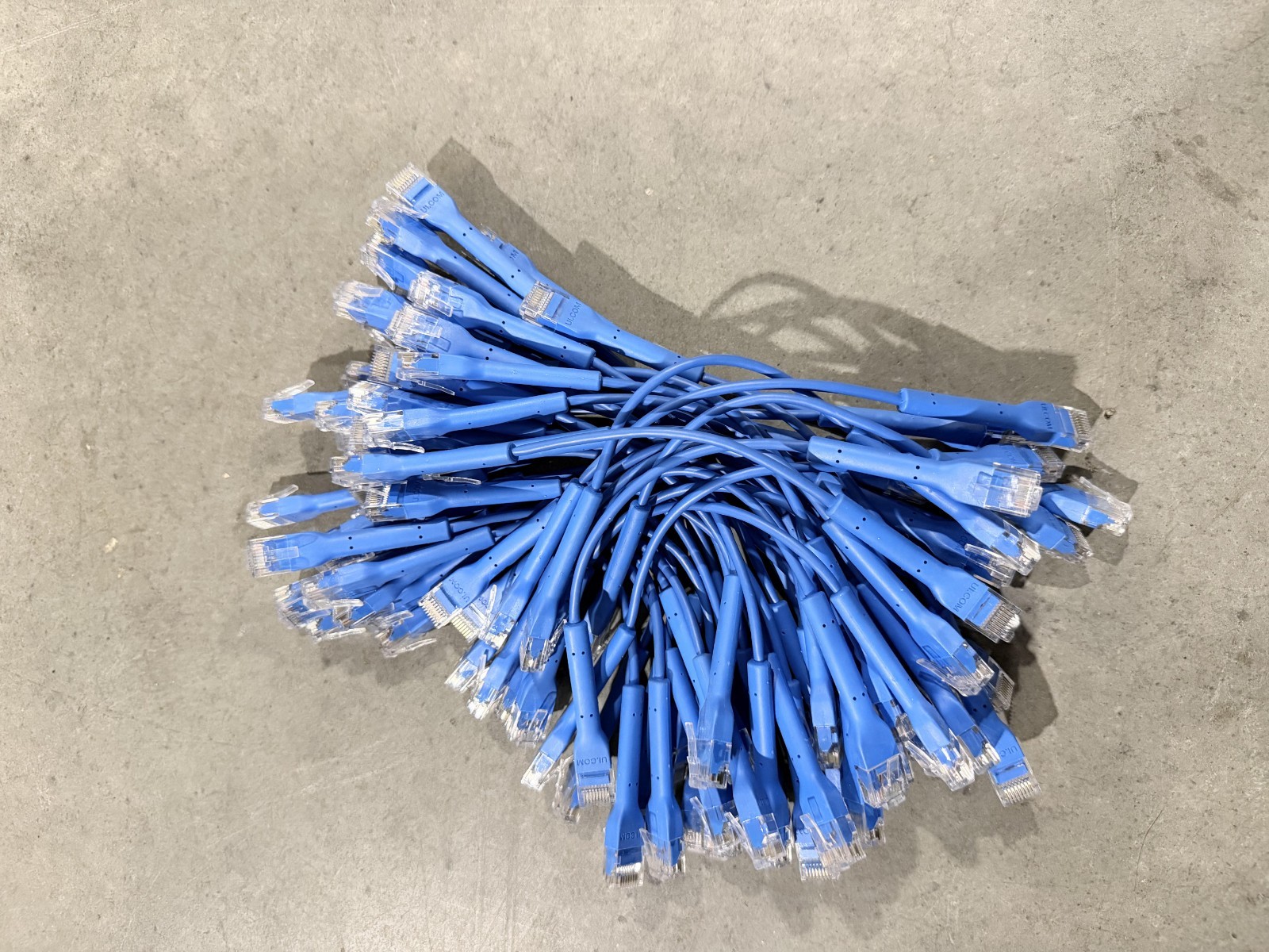 Lot of 50 Ubiquiti UniFi 12in 1ft Blue Ethernet Patch Cables RJ45 Used