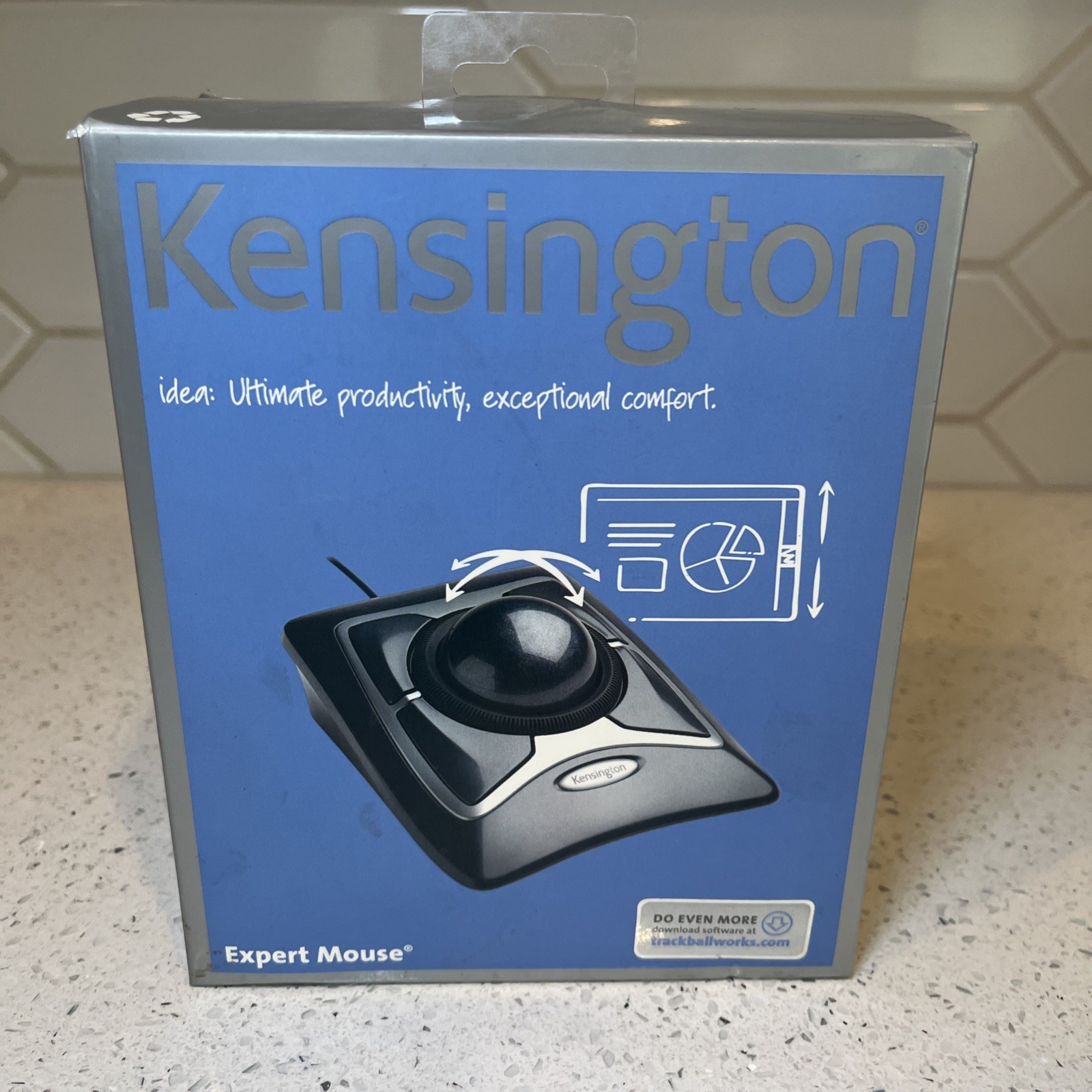 Kensington K64325 USB 2.0 Expert Trackball Mouse With Wrist Rest Brand New