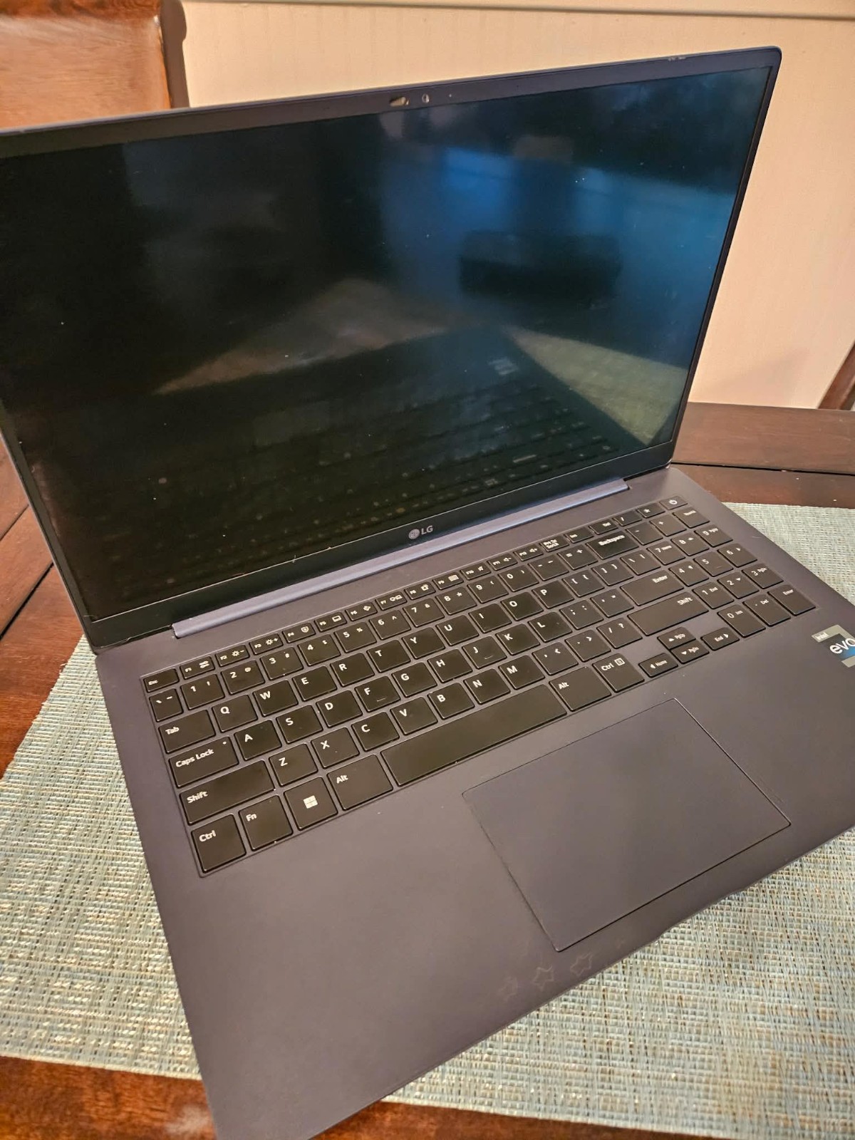 LG gram SuperSlim 15Z90RT 15.6” OLED i7-1360P 16GB RAM 512GB SSD Win 11