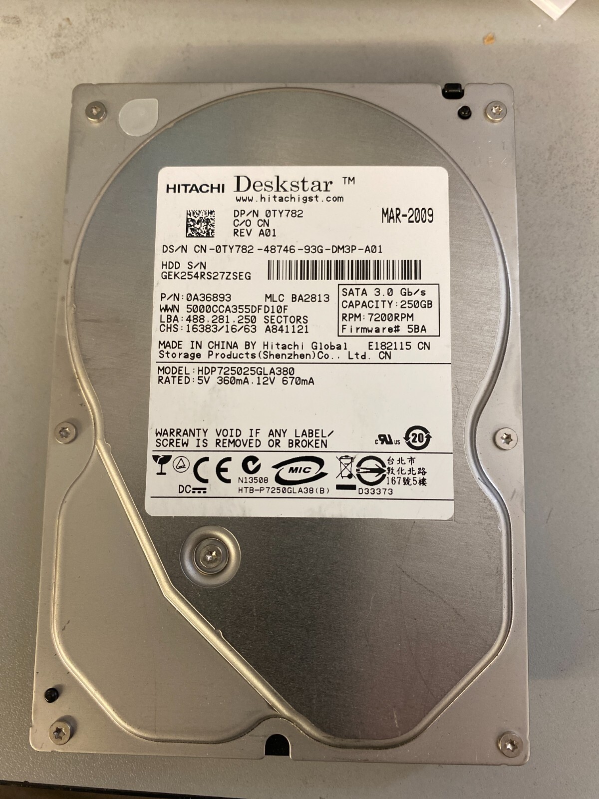 Hitachi HDP725025GLA380 PN:0A36893 MLC:BA2813 3.5" 250G Sata Hard Drive