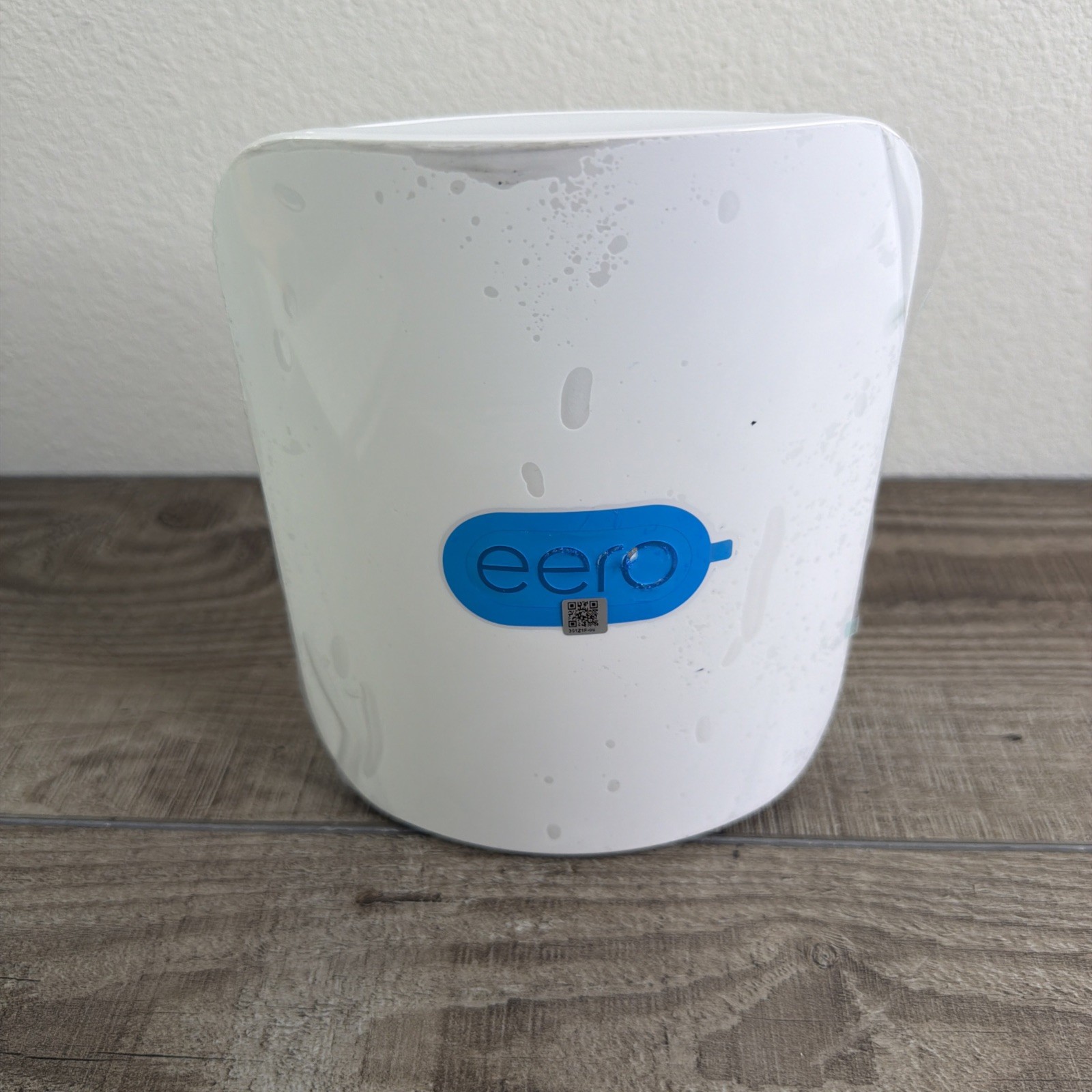 eero Pro 7 Tri-Band Mesh Wi-Fi 7 Router 7GbE Model ME10001 - FRONTIER ISP LOCKED