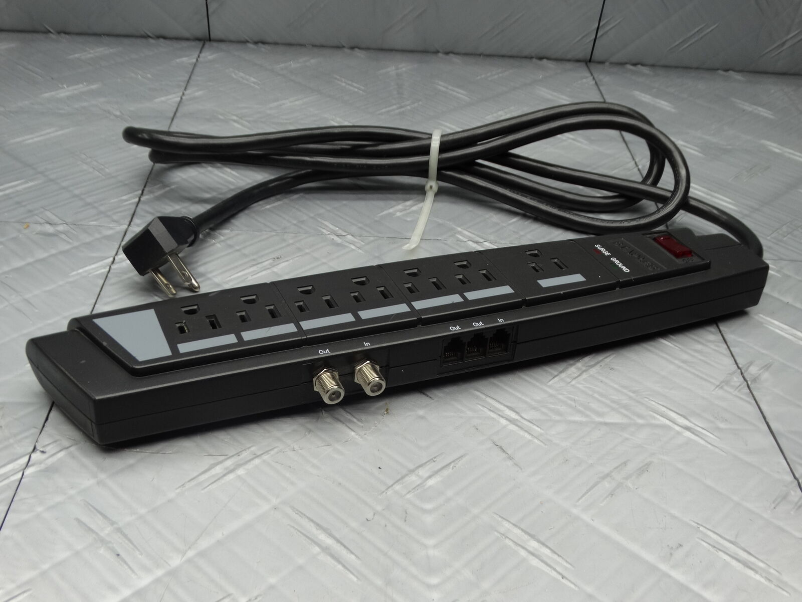 STAPLES 7-Outlet Surge Protector Black Tel/Modem/Coax 4ft Cord 33893