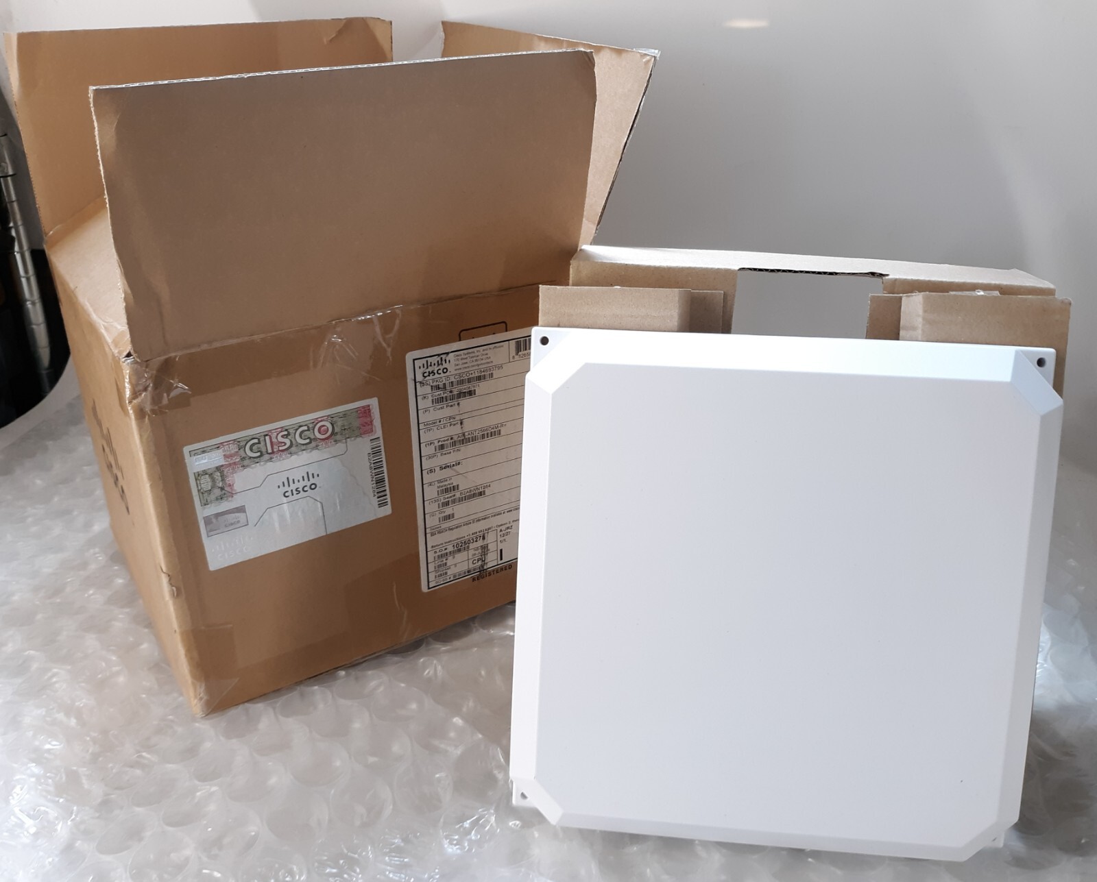 Cisco AIR-ANT2566D4M-R Aironet Antenna 2.4GHz/5.1GHz 6dBi Patch NEW *OPEN BOX*