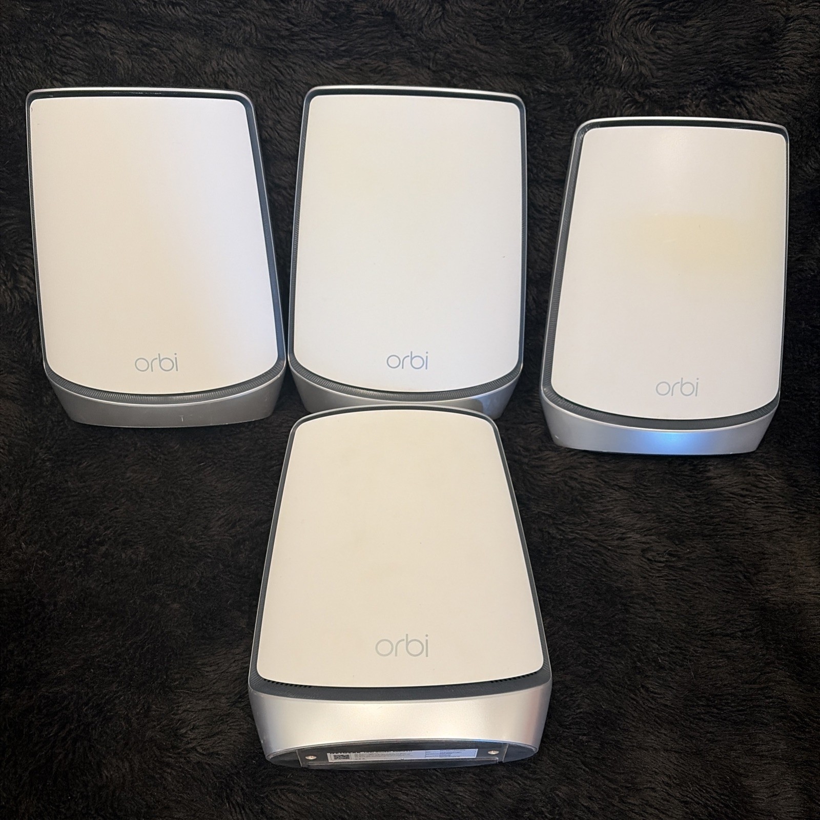 Orbi Ultra-Performance Mesh WiFi (RBR850 + RBS850) 1 Router + 3 Satellites