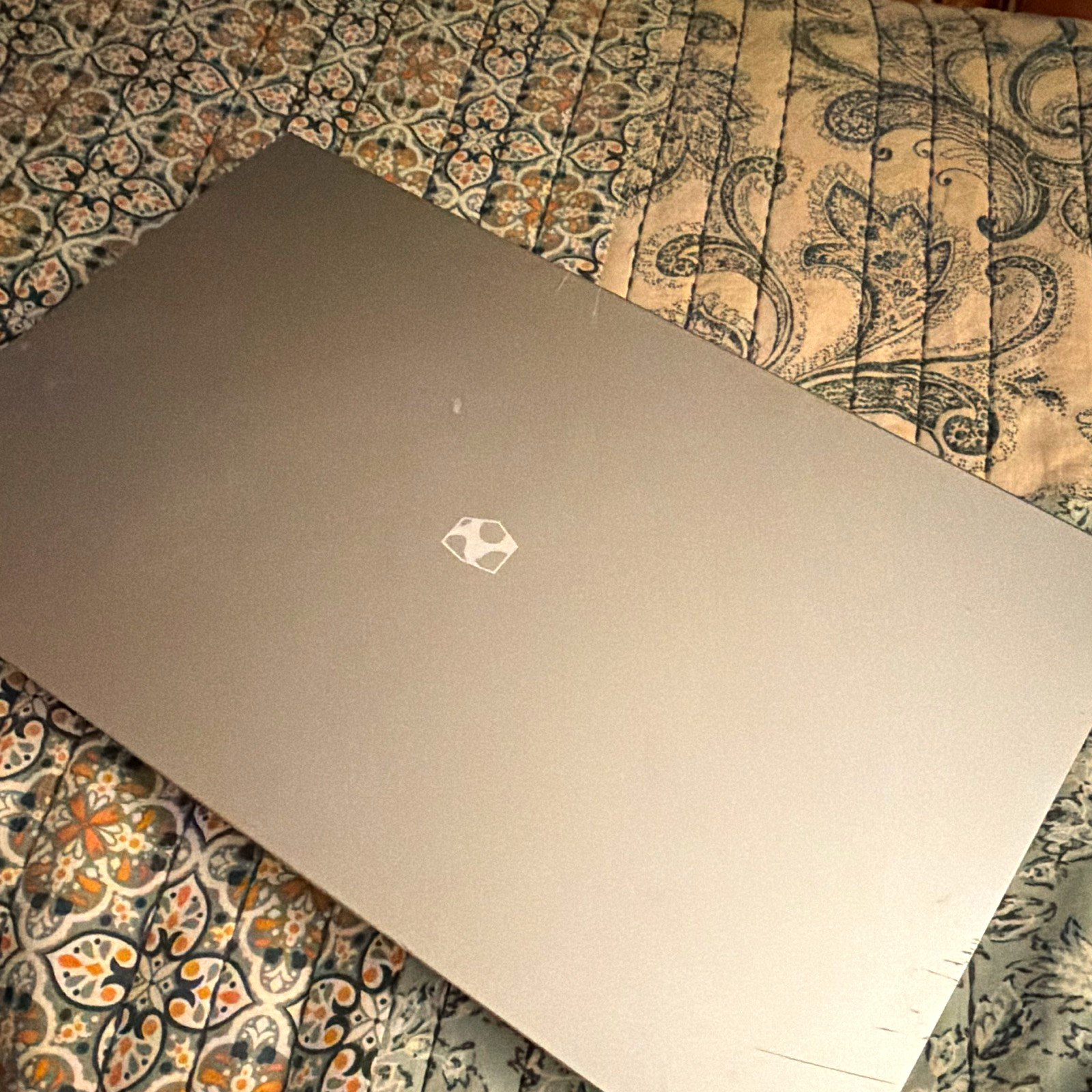 Gateway 15.6" 2021 Laptop Ryzen 8GB RAM 256GB SSD Windows 1080p Model:GWNR5L1746