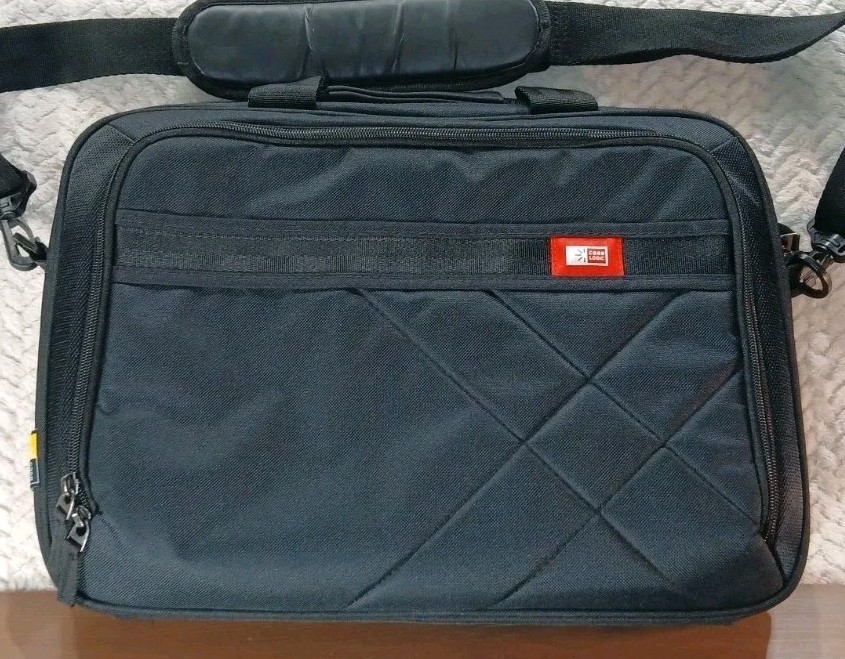 Case Logic Laptop Tablet Briefcase Carrying Case DLC-115 Black 15.6" Mint Cond 