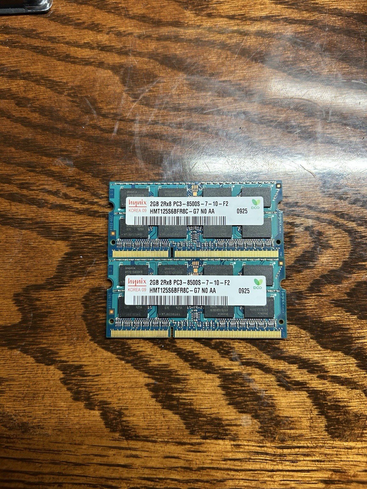 Hynix 2GB SO-DIMM 1066MHz DDR3 PC3-8500S Memory Module Laptop RAM 4GB Total