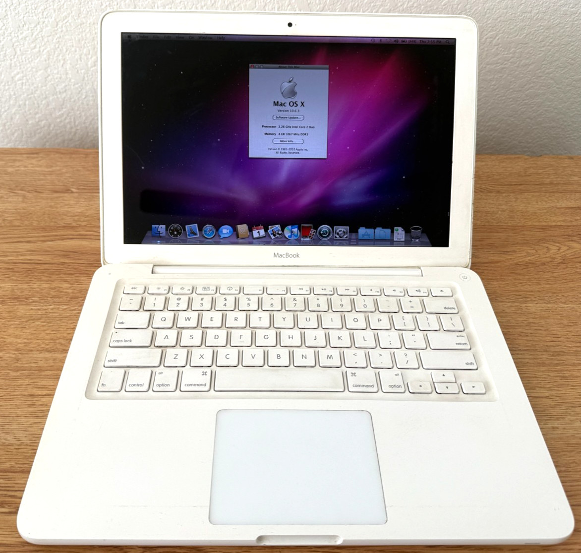 MacBook 2009 13" INTEL 2.26 GHz Core 2 Duo 4GB RAM, OS High Sierra 250GB HDD CHG