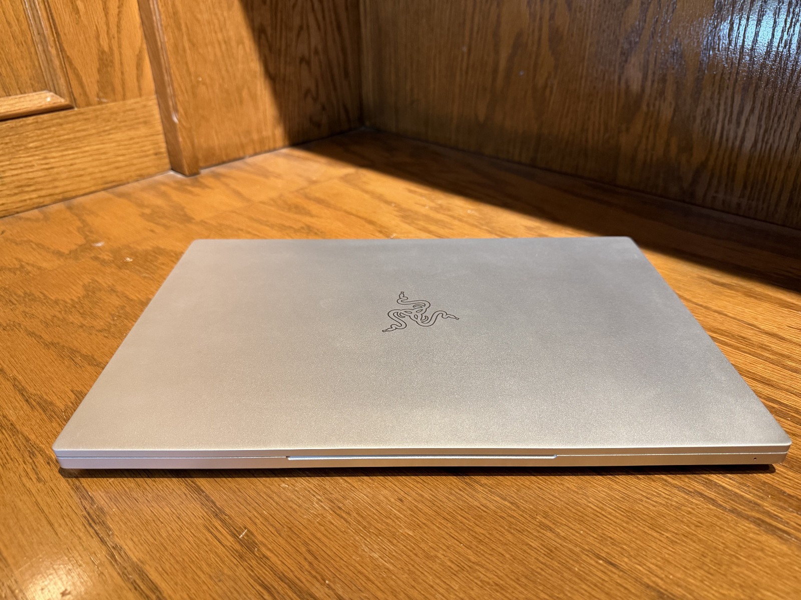 Razer Blade 15 Advanced 2019, Mercury White, 144Hz, i7-9750H, RTX 2070 MQ