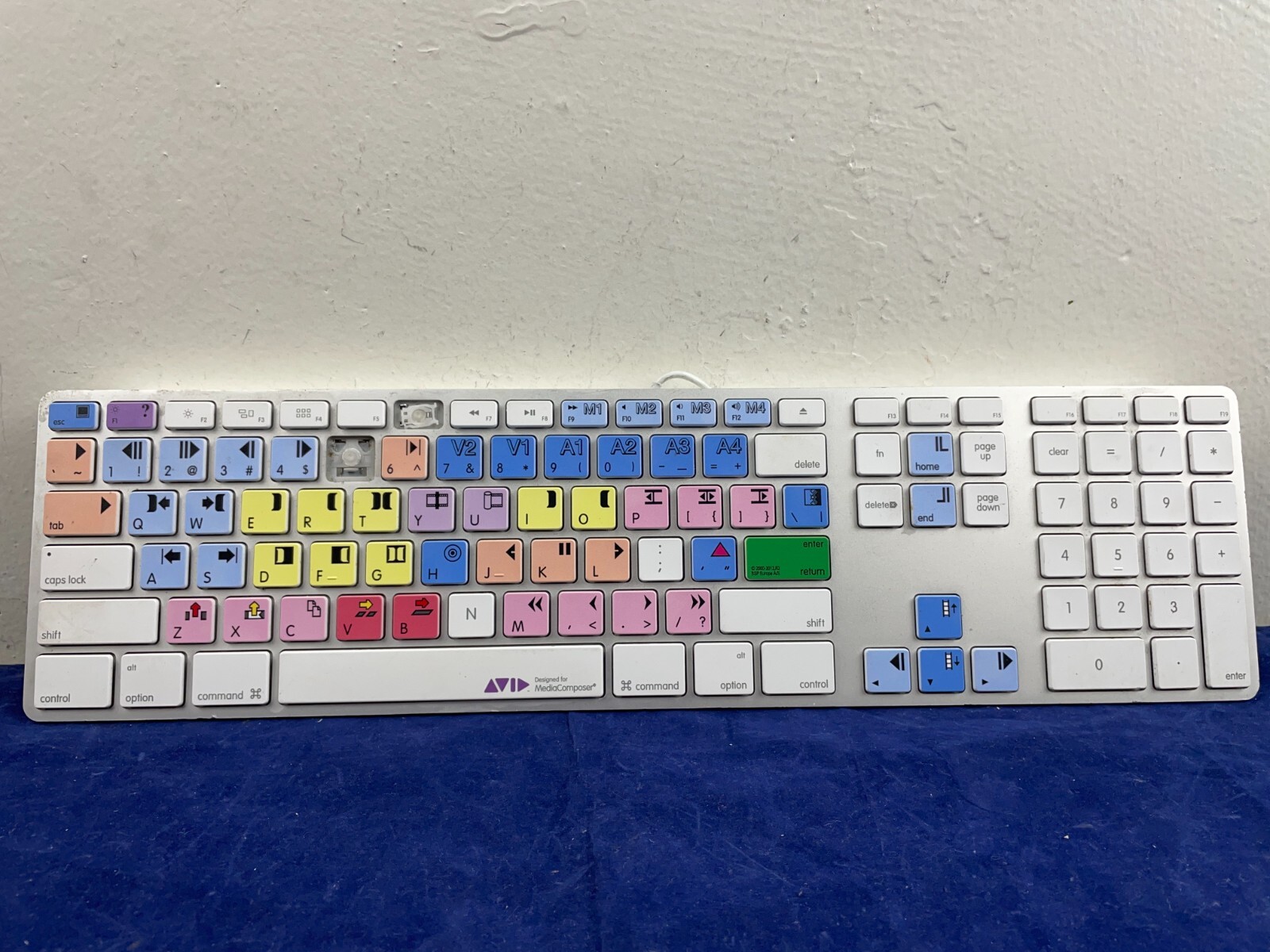 Apple A1243 Logic Keyboard For MediaComposer Wired Keyboard USB Missing Caps