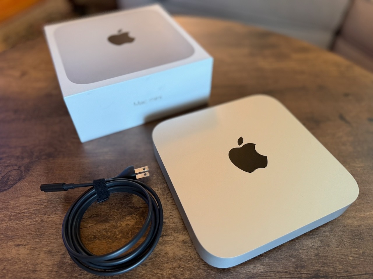 Apple Mac Mini  2023 M2  8-CPU | 10-GPU | 24 GB RAM | 256 GB SSD | Excellent