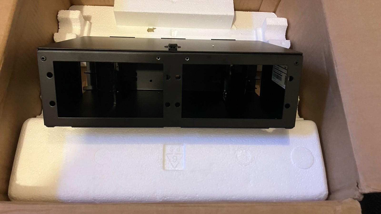 CORNING WIC-04P Wall-Mountable Interconnect Center Holds 4 CCH Connector Panels
