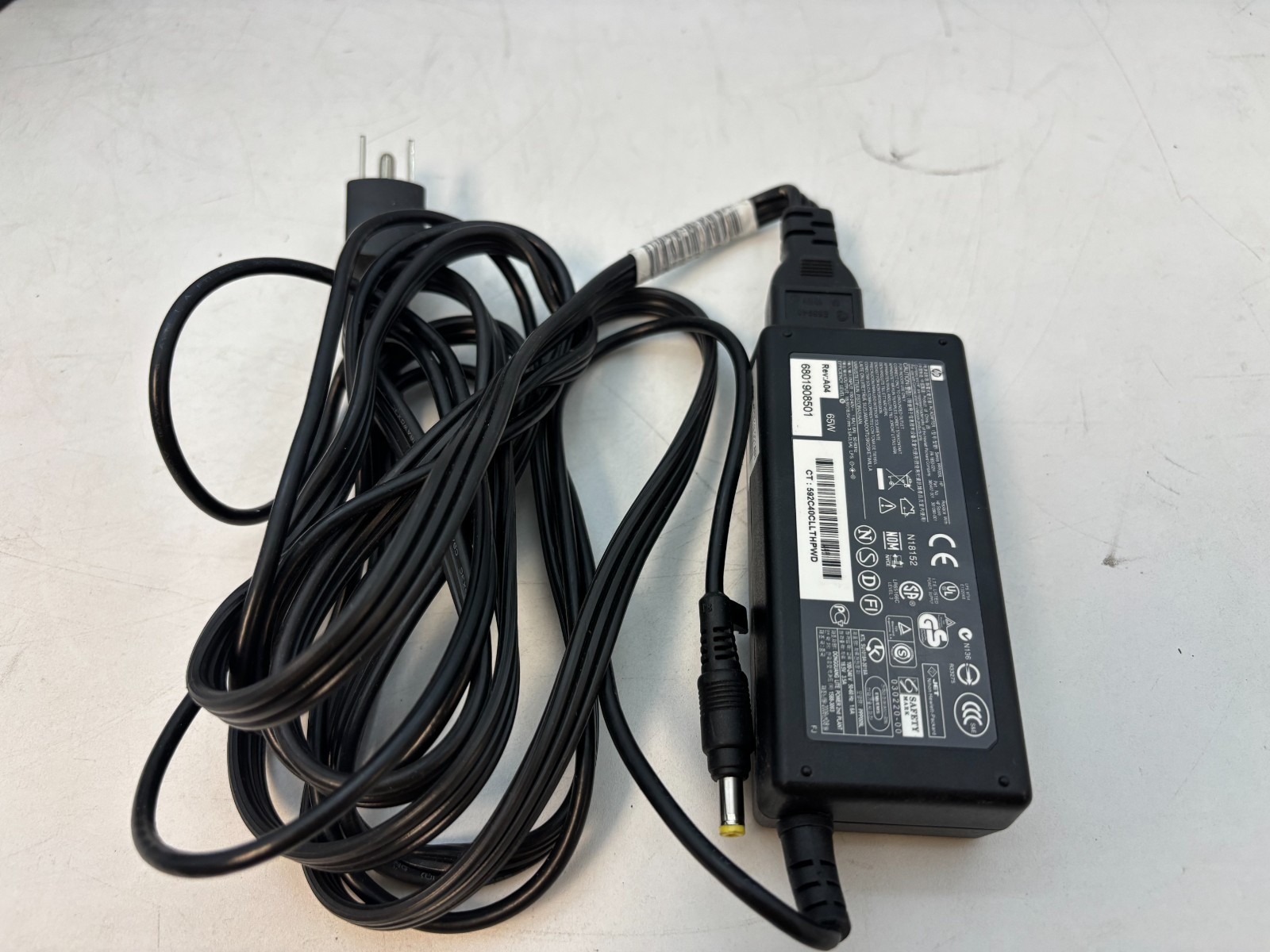 OEM HP 380467-001 65W Power Adapter DV2000 DV6000 DV6700 Presario C700 PPP009L