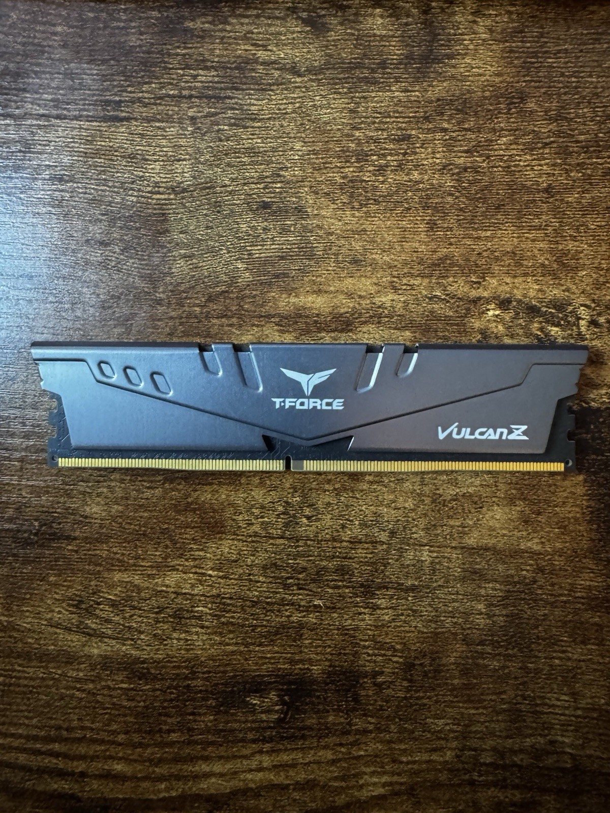 TeamGroup T-Force Vulcan 8GB) RAM DDR4 3200MHz TLZGD48G3200HC16CBK