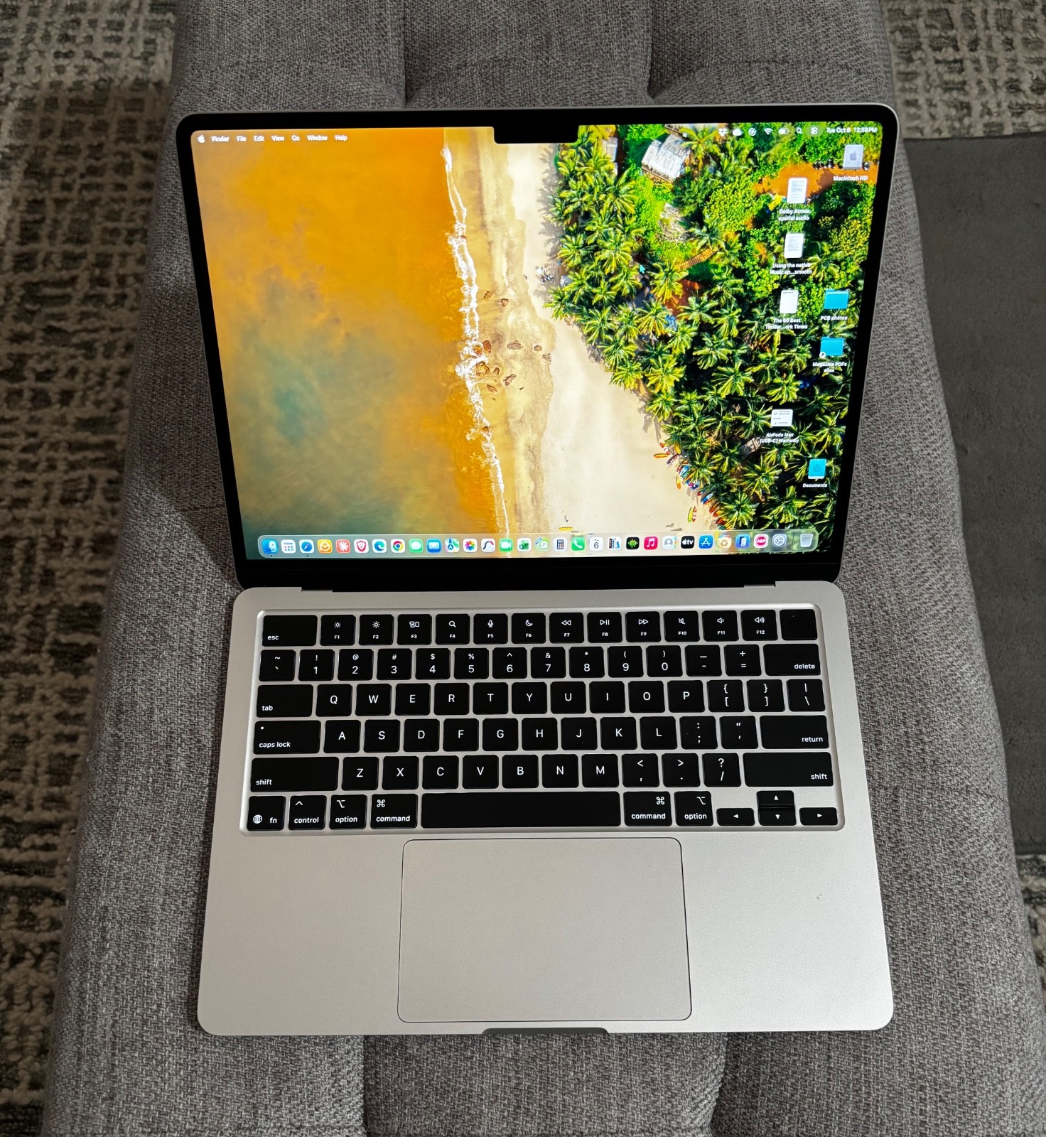 Apple MacBook Air 13" 2025 - M4 16GB RAM 256GB SSD - Silver A3240 - Open Box