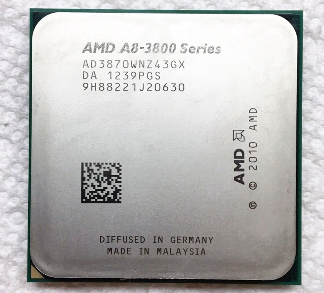 AMD A8-Series A8-3870K 3 GHz Quad-Core CPU Processor AD3870WNZ43GX Socket FM1