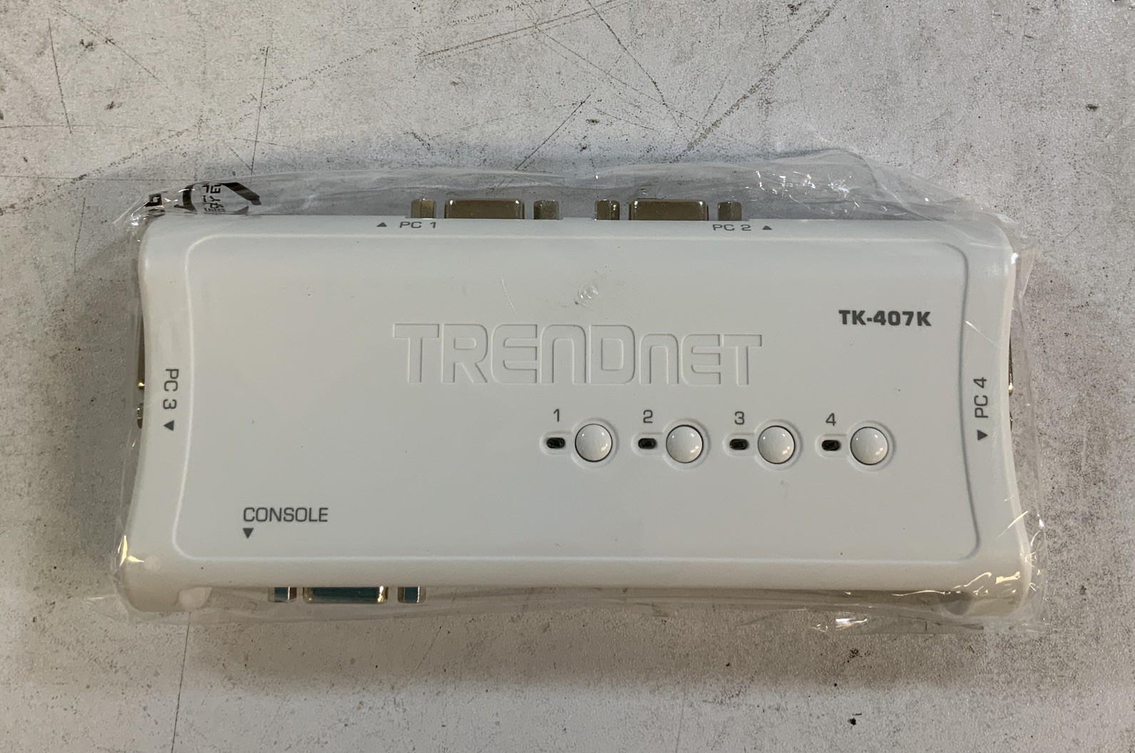 TRENDnet TK-407K 4-Port External KVM Switch NS H7C