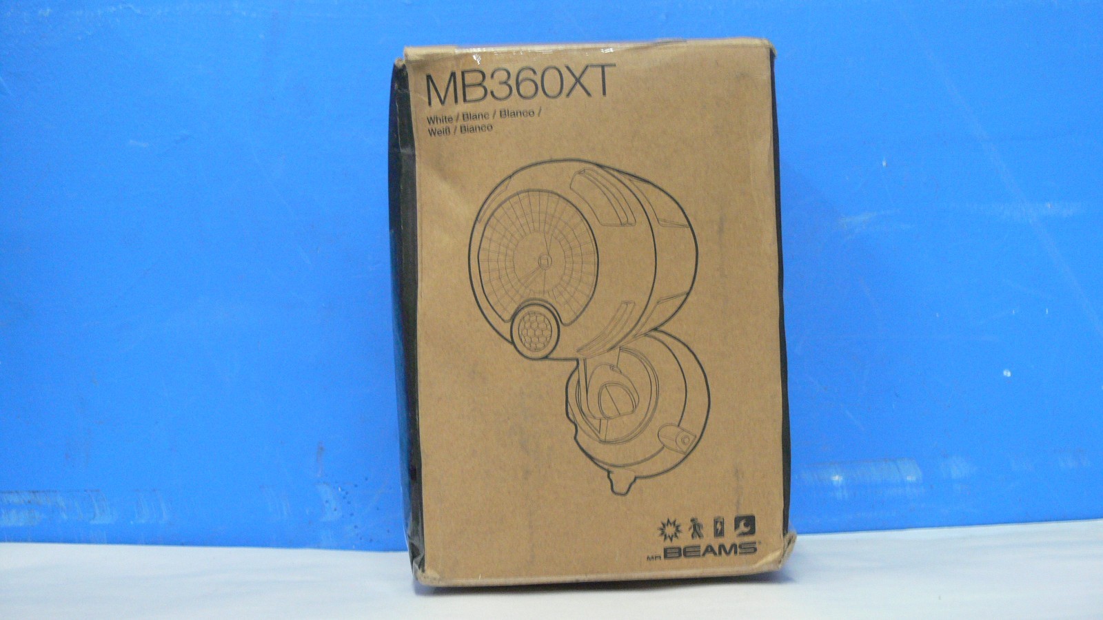 Beams MB360XT 200 Lumen Wireless Battery Operated Powered Motion Sensing LED
