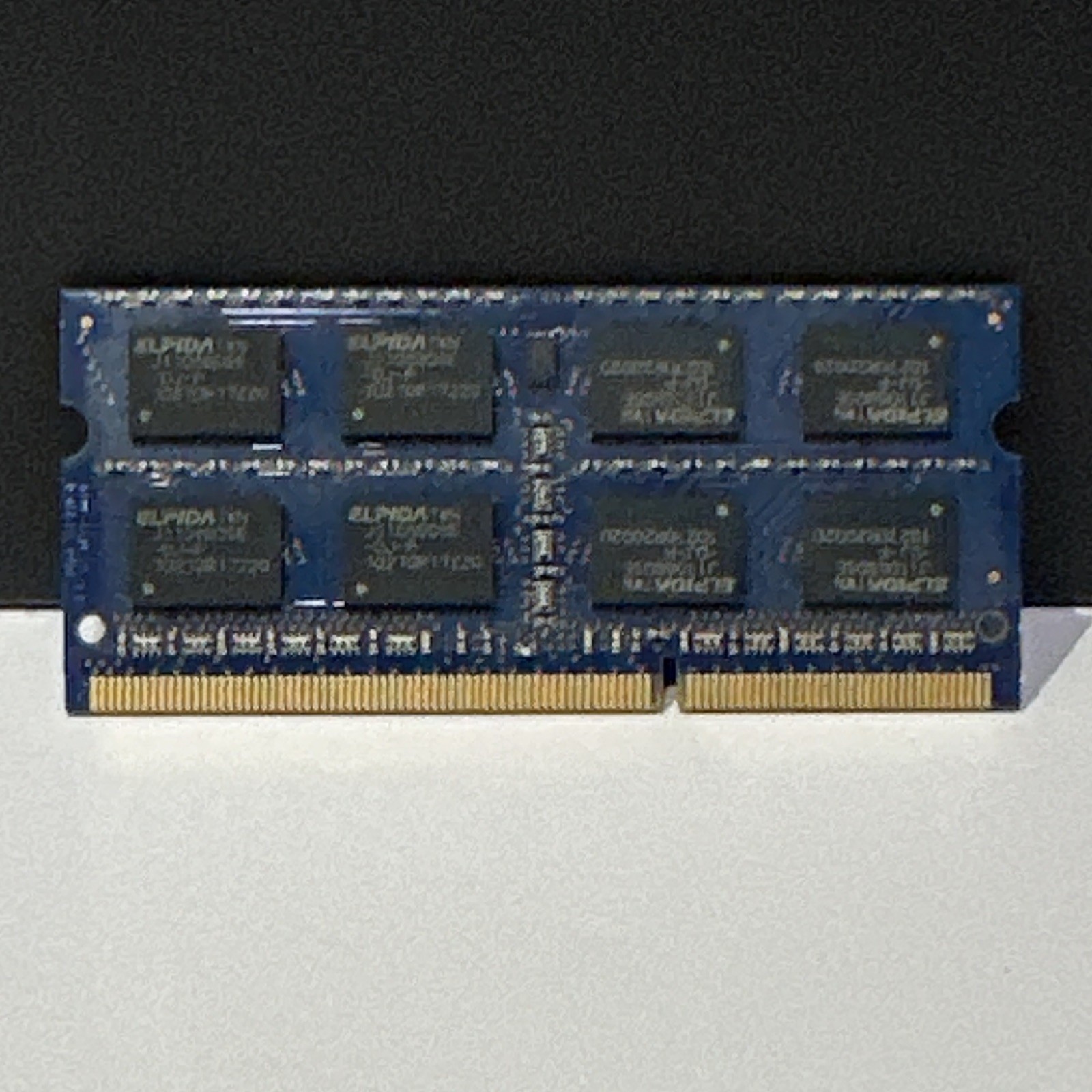 Elpida 4GB DDR3 SO-DIMM PC3-12800S 204-Pin Non-ECC Unbuffered RAM