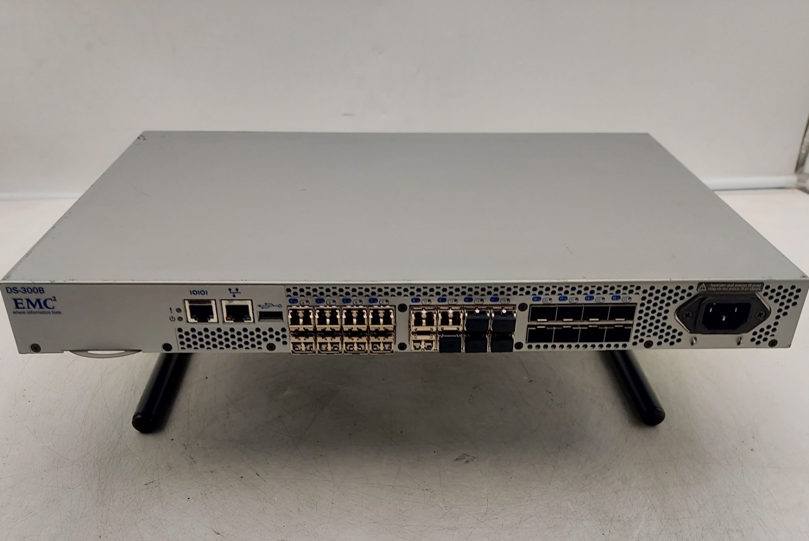EMC DS-300B 8/24 Active Ports Switch 8Gb FC Ports w/ 16x brocade 8G SW