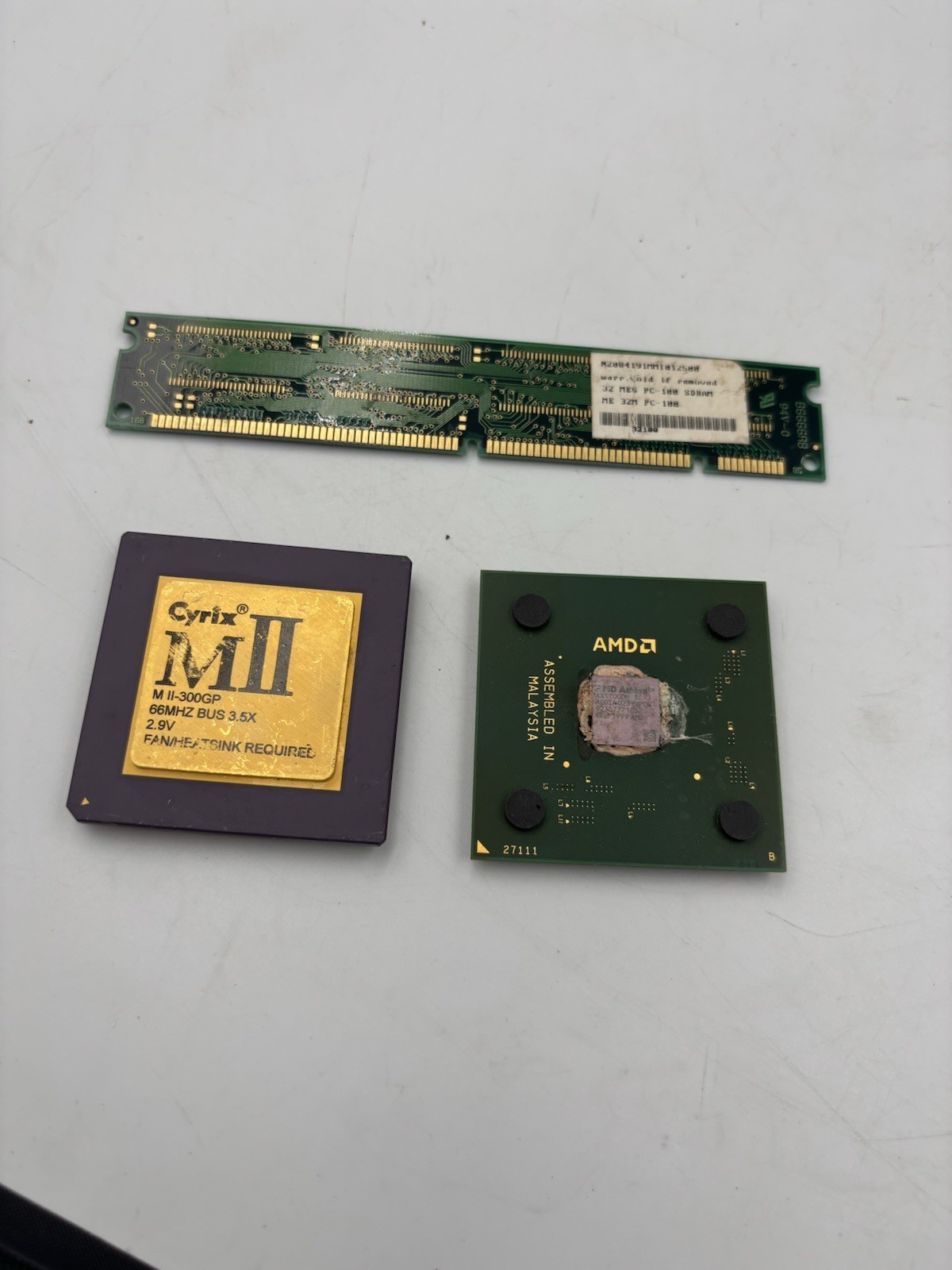Vintage CPU Lot Cyrix MII-300GP AMD Athlon XP 1700+ 32MB PC100 SDRAM Untested