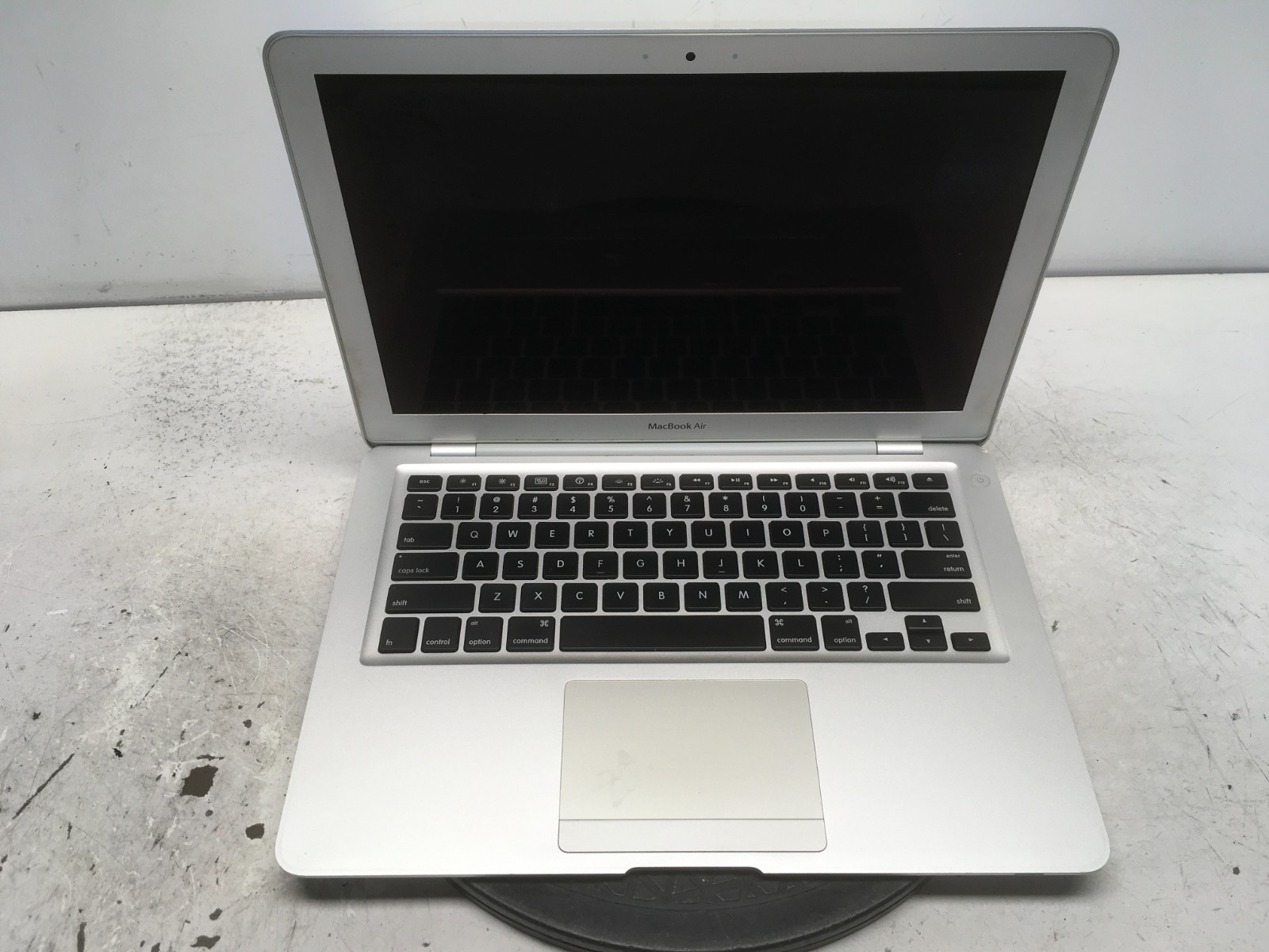 Apple MacBook Air A1304 Intel Core 2 Duo SL9300 1.6GHz  NO HDD No Batt