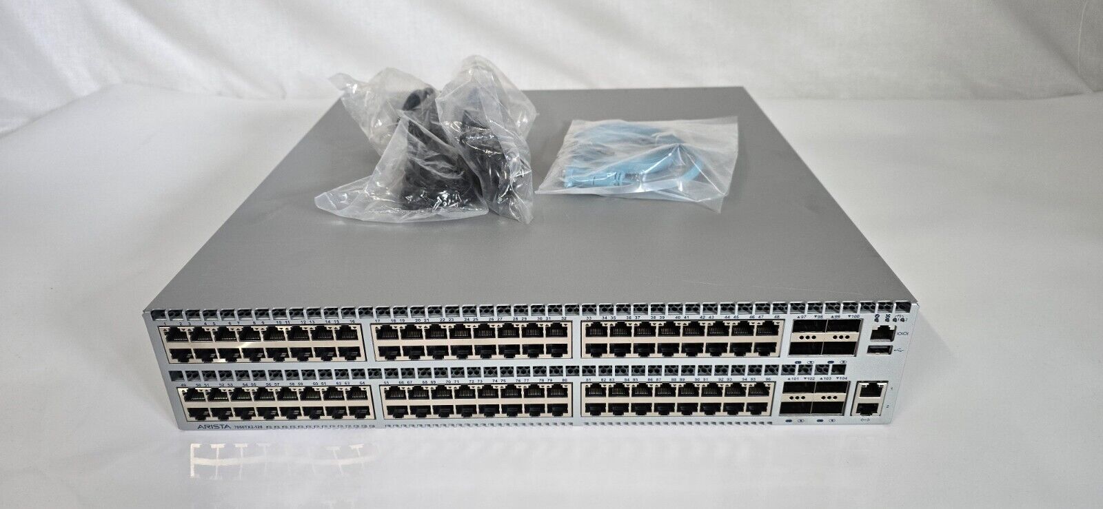 Arista DCS-7050TX2-128-R 96 Port 1/10GBASE-T 8 QSFP 40G B-F Air Network Switch
