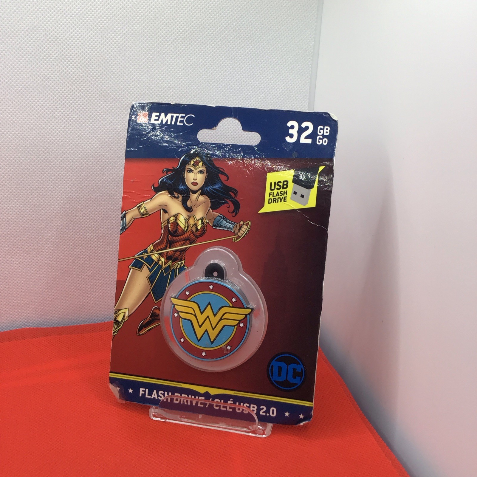 Emtec Wonder Woman Usb 32gb Flash Drive Keychain Back To School Edition