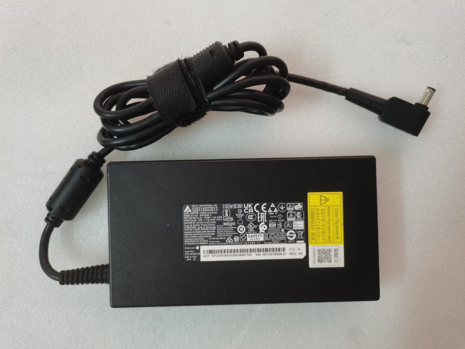 Delta 19.5V 11.8A ADP-230JB D Original For Acer Nitro 17 N23Q4 AN17-41-R5L9 230W