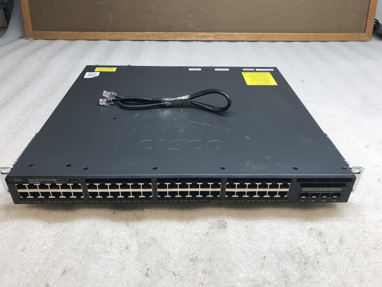 Cisco WS-C3650-48FS-L V05 48-Port Gigabit PoE+ Switch 4x SFP LAN Base 640W