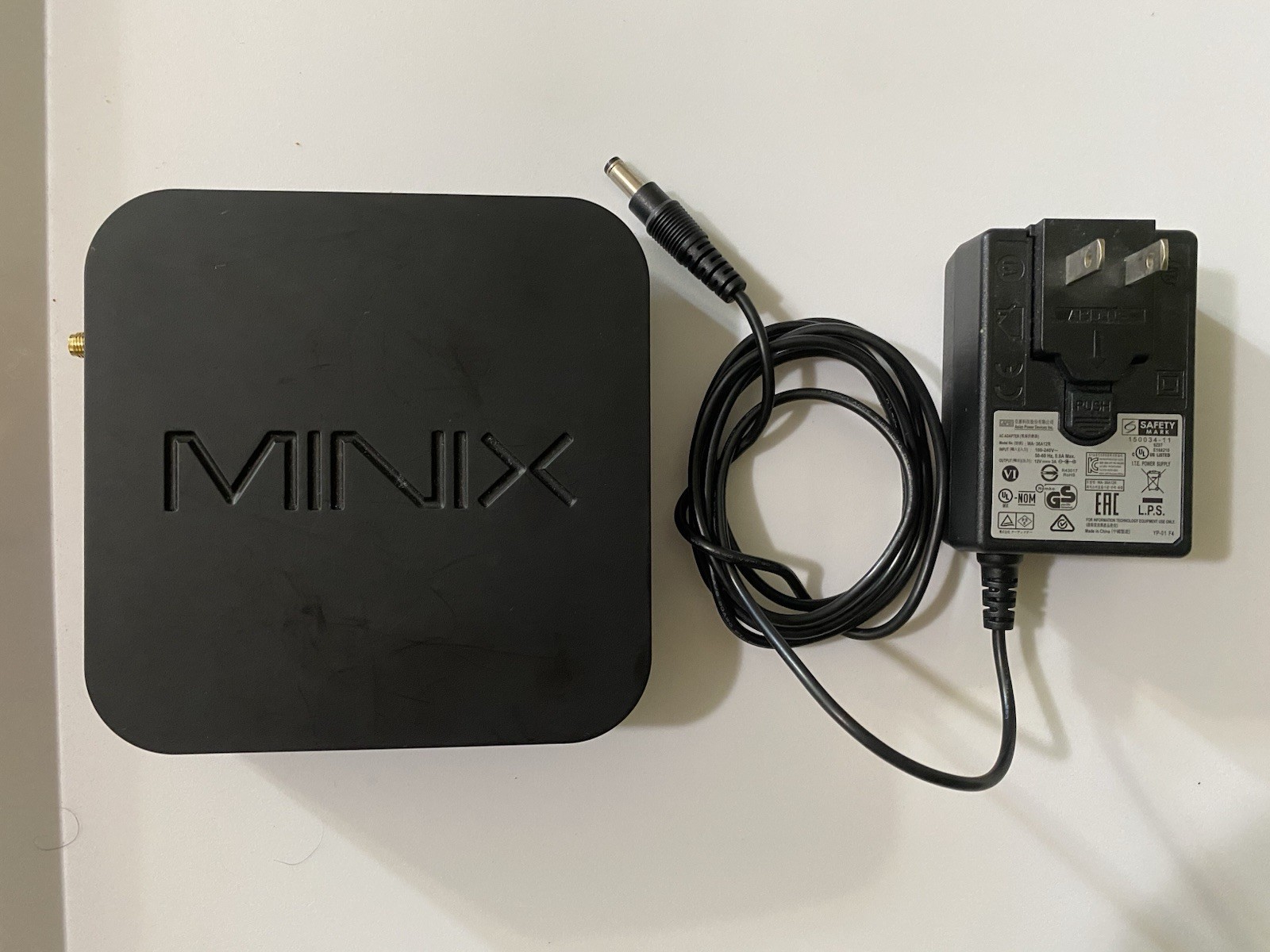 MINIX NEO Z83-4 Plus Intel Atom x5-Z8350 4GB RAM 64GB SSD Win 10 Fanless Mini PC